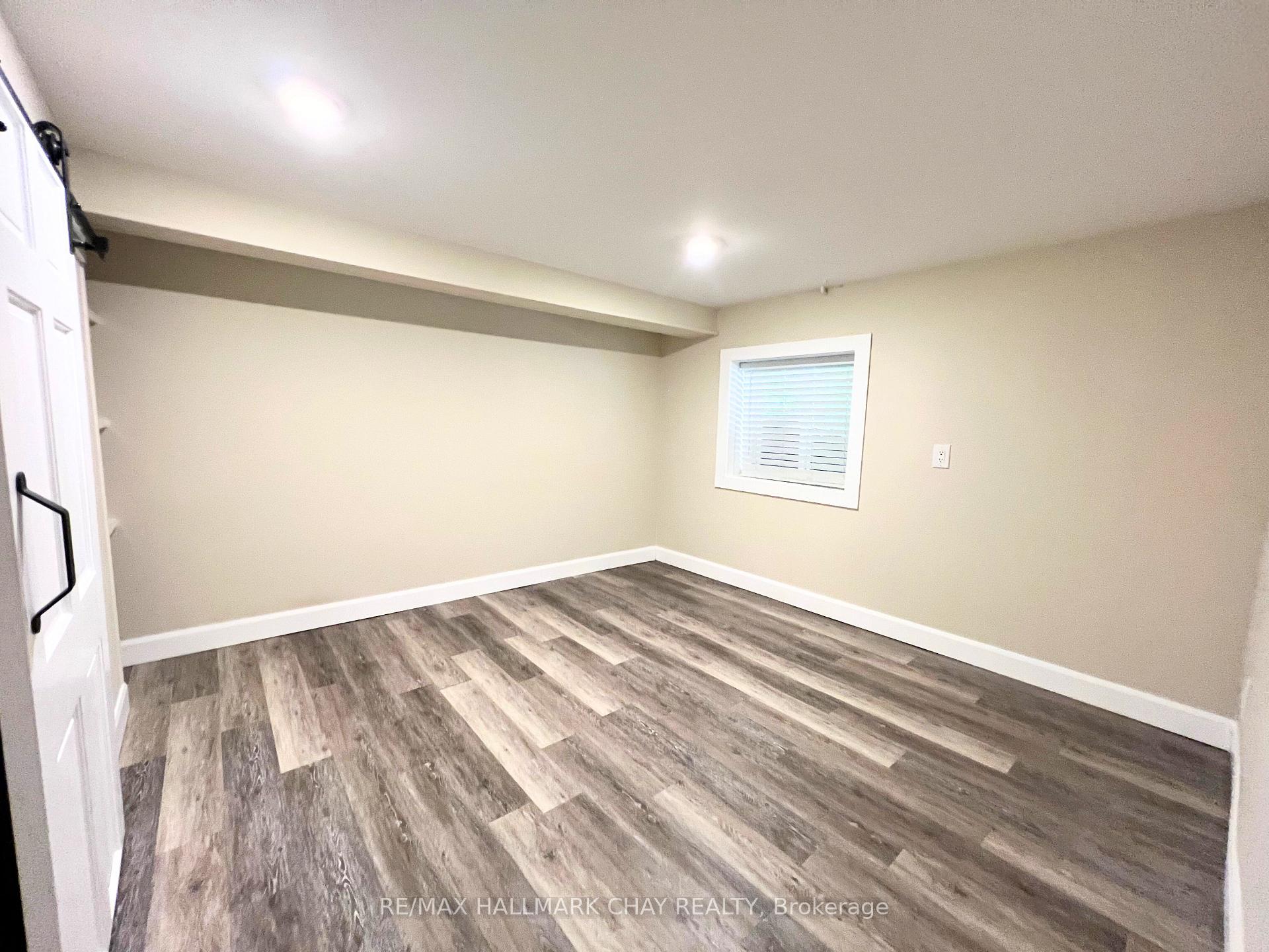 Photo 26 of 138 Owen Street N, Barrie, Wellington — HOMEH