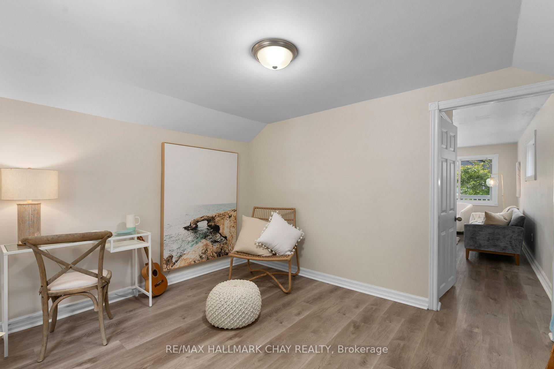 Photo 8 of 4 Dufferin Street, Barrie, Sanford — HOMEH