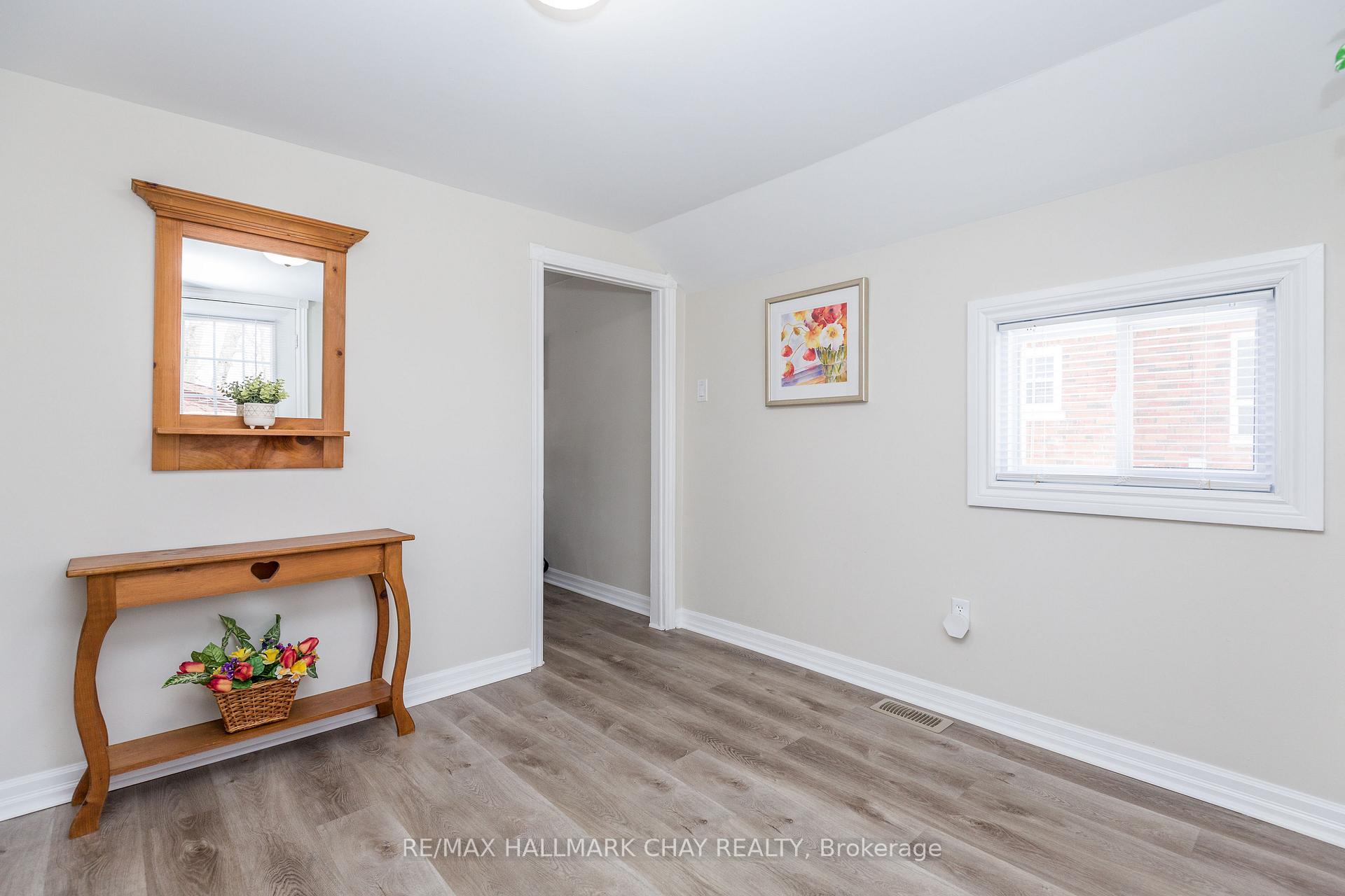 Photo 9 of 4 Dufferin Street, Barrie, Sanford — HOMEH