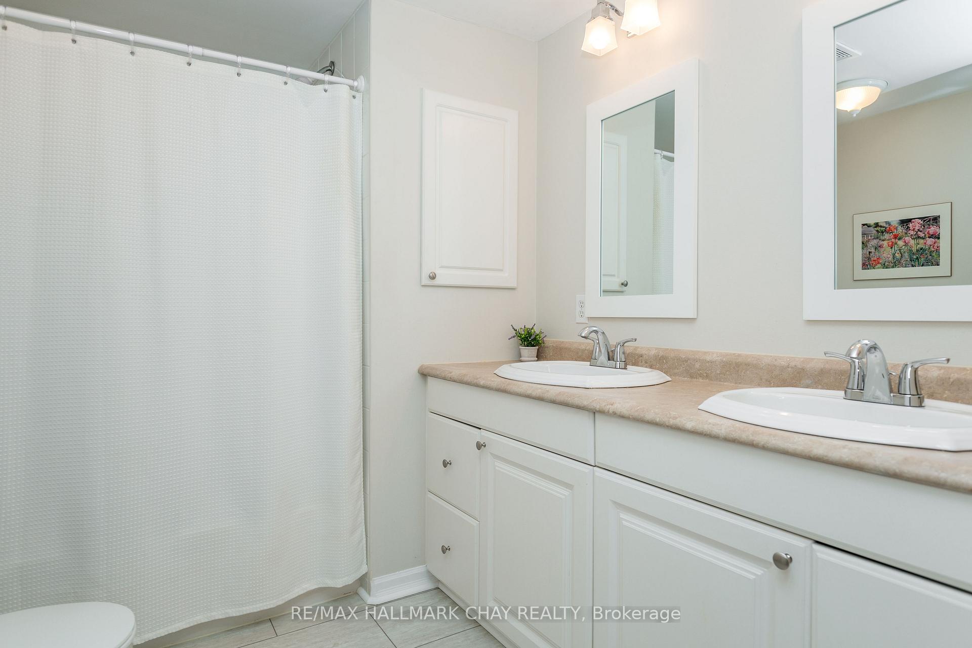 Photo 19 of 4 Dufferin Street, Barrie, Sanford — HOMEH