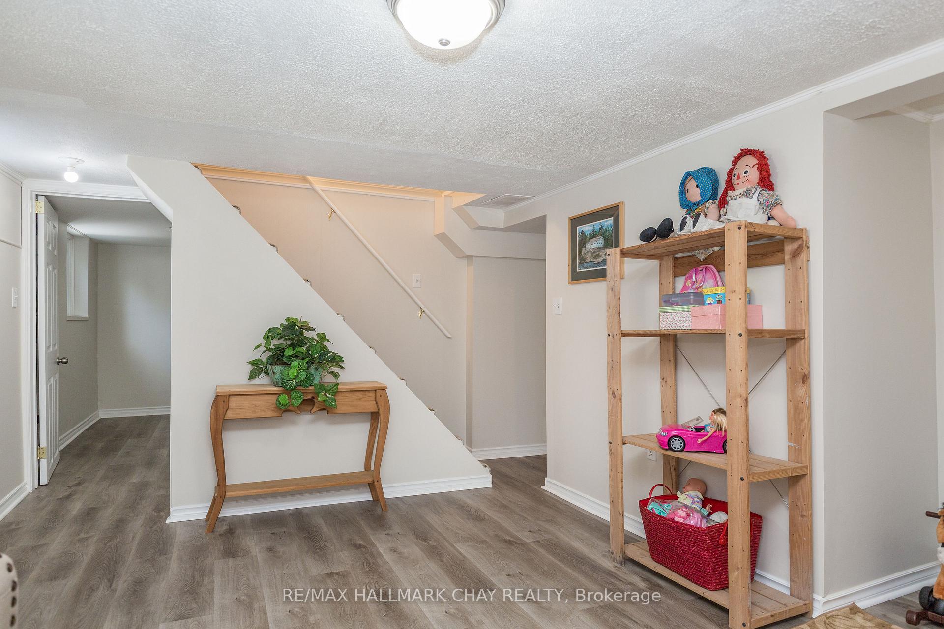 Photo 23 of 4 Dufferin Street, Barrie, Sanford — HOMEH
