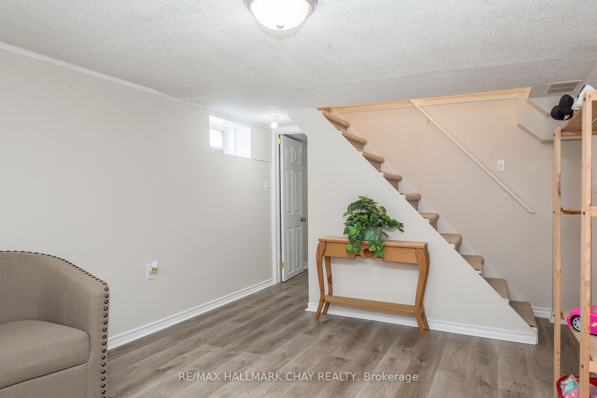 Photo 24 of 4 Dufferin Street, Barrie, Sanford — HOMEH