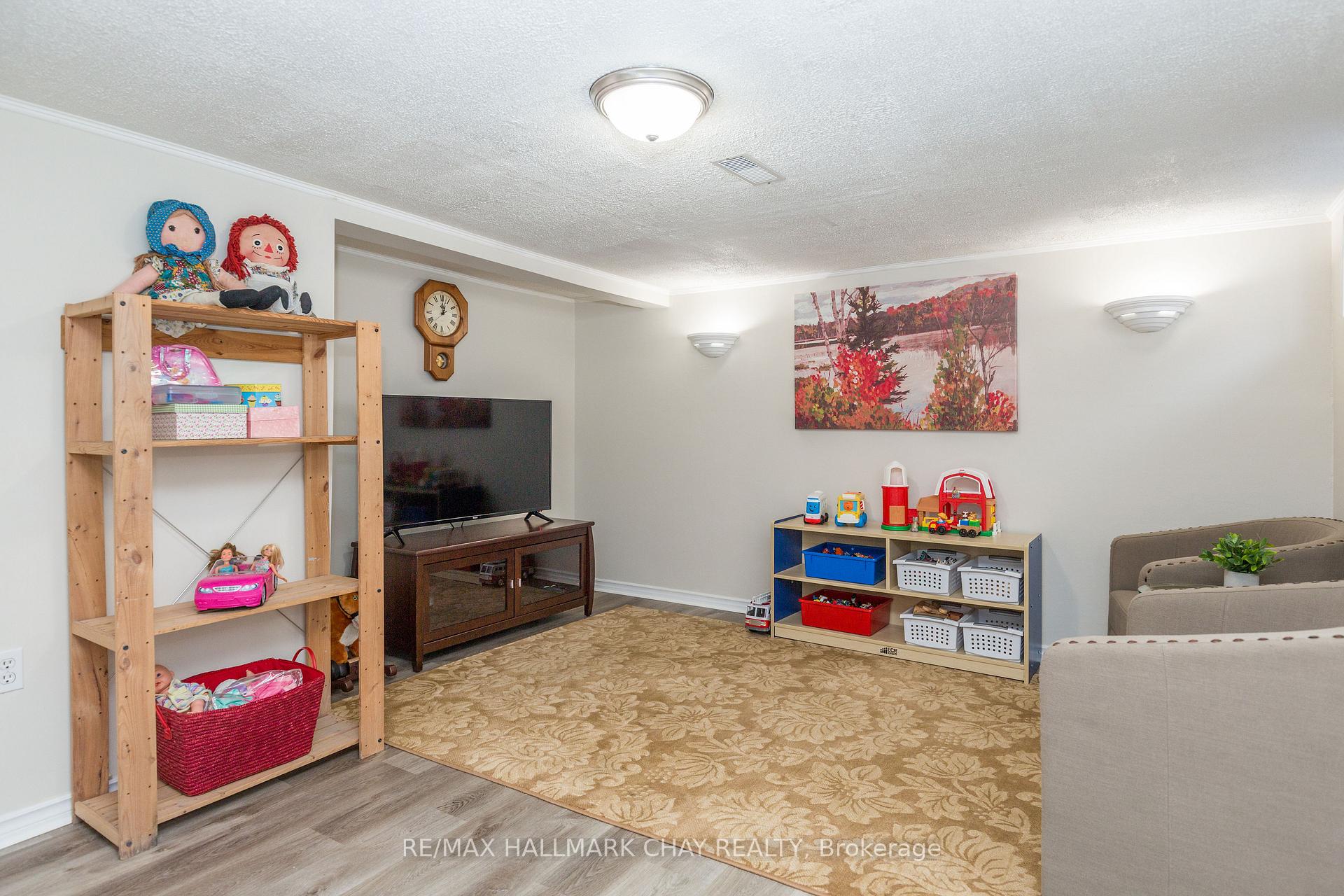 Photo 34 of 4 Dufferin Street, Barrie, Sanford — HOMEH