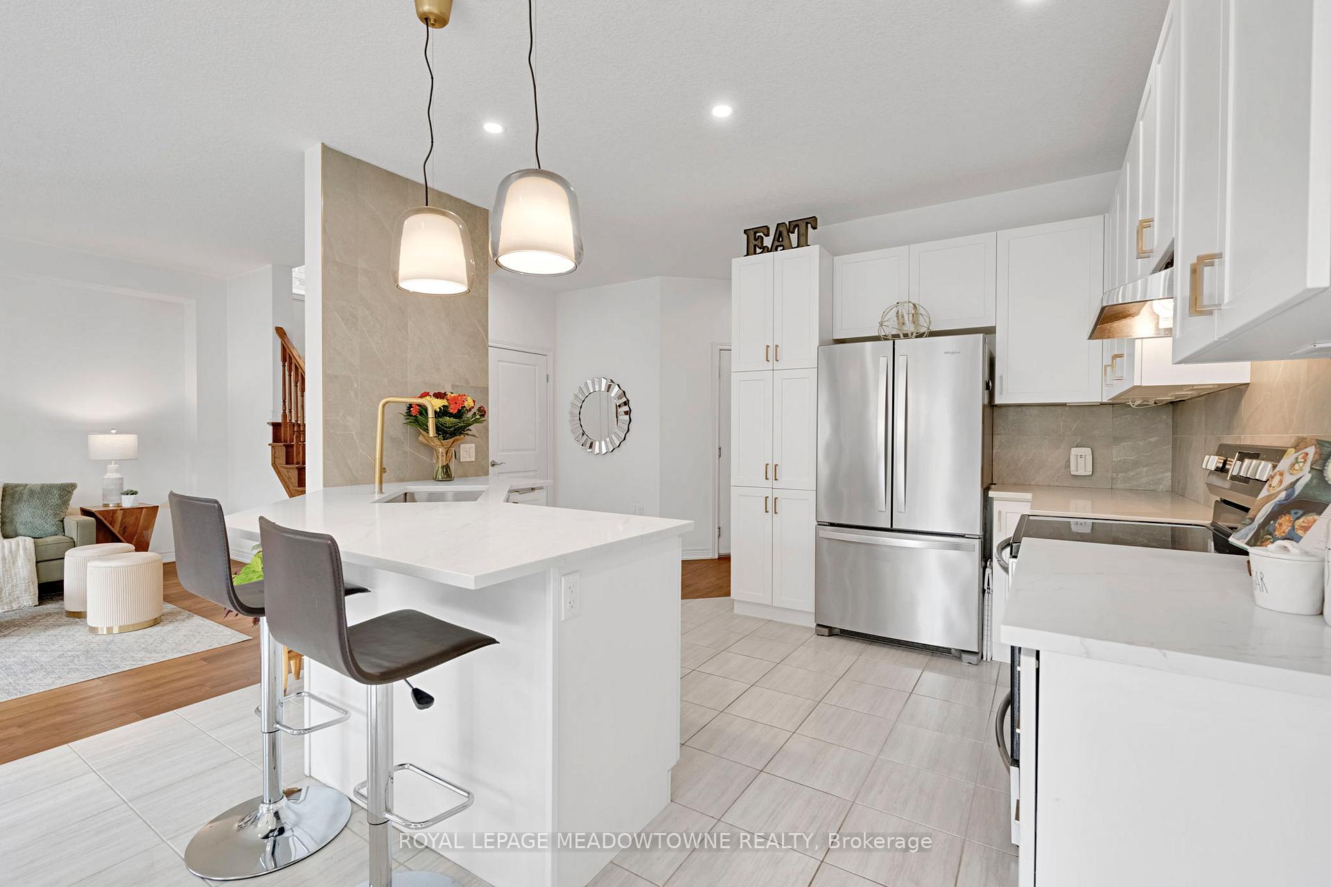Photo 6 of 266 Dalgleish Trail, Hamilton, Hannon — HOMEH