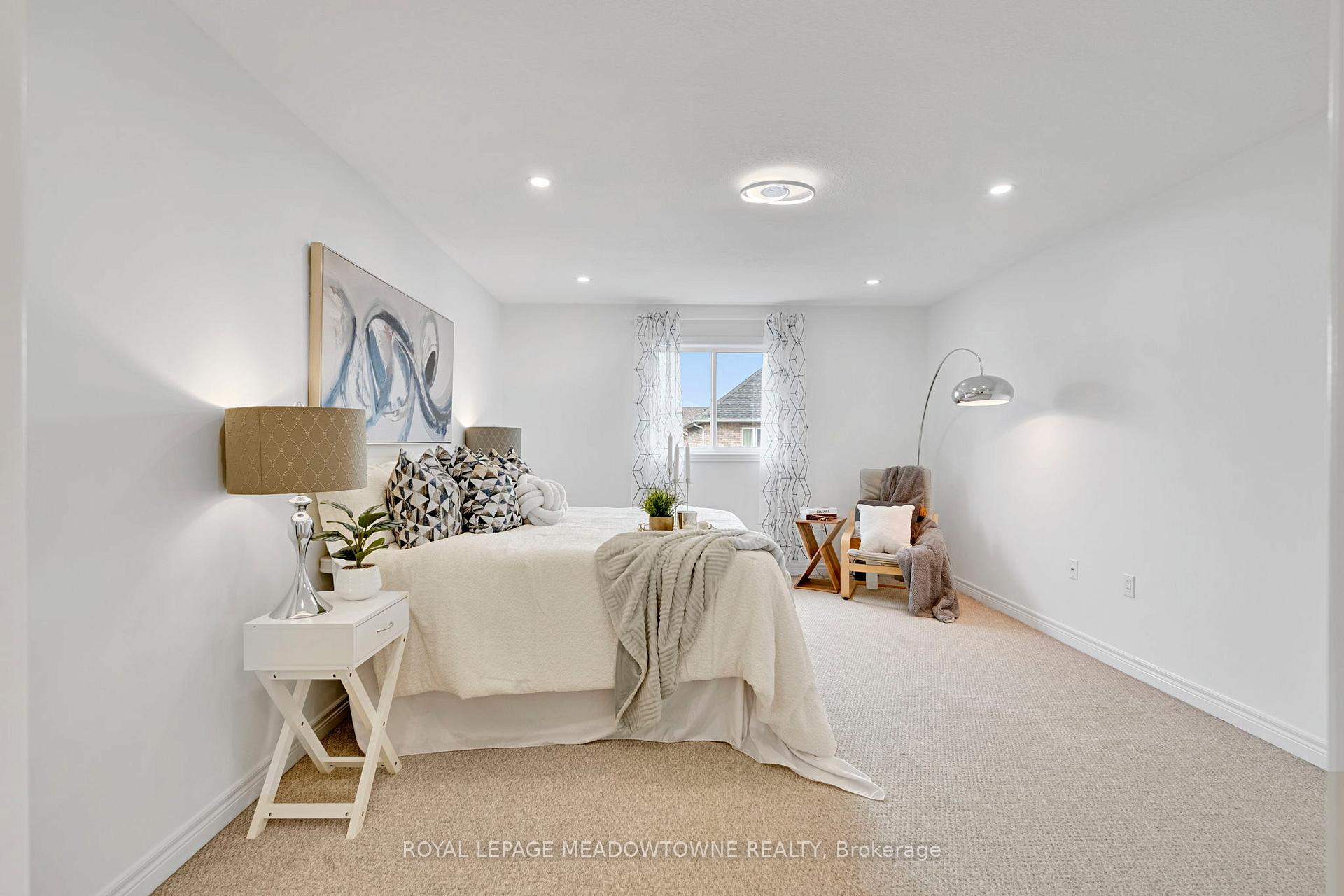 Photo 14 of 266 Dalgleish Trail, Hamilton, Hannon — HOMEH