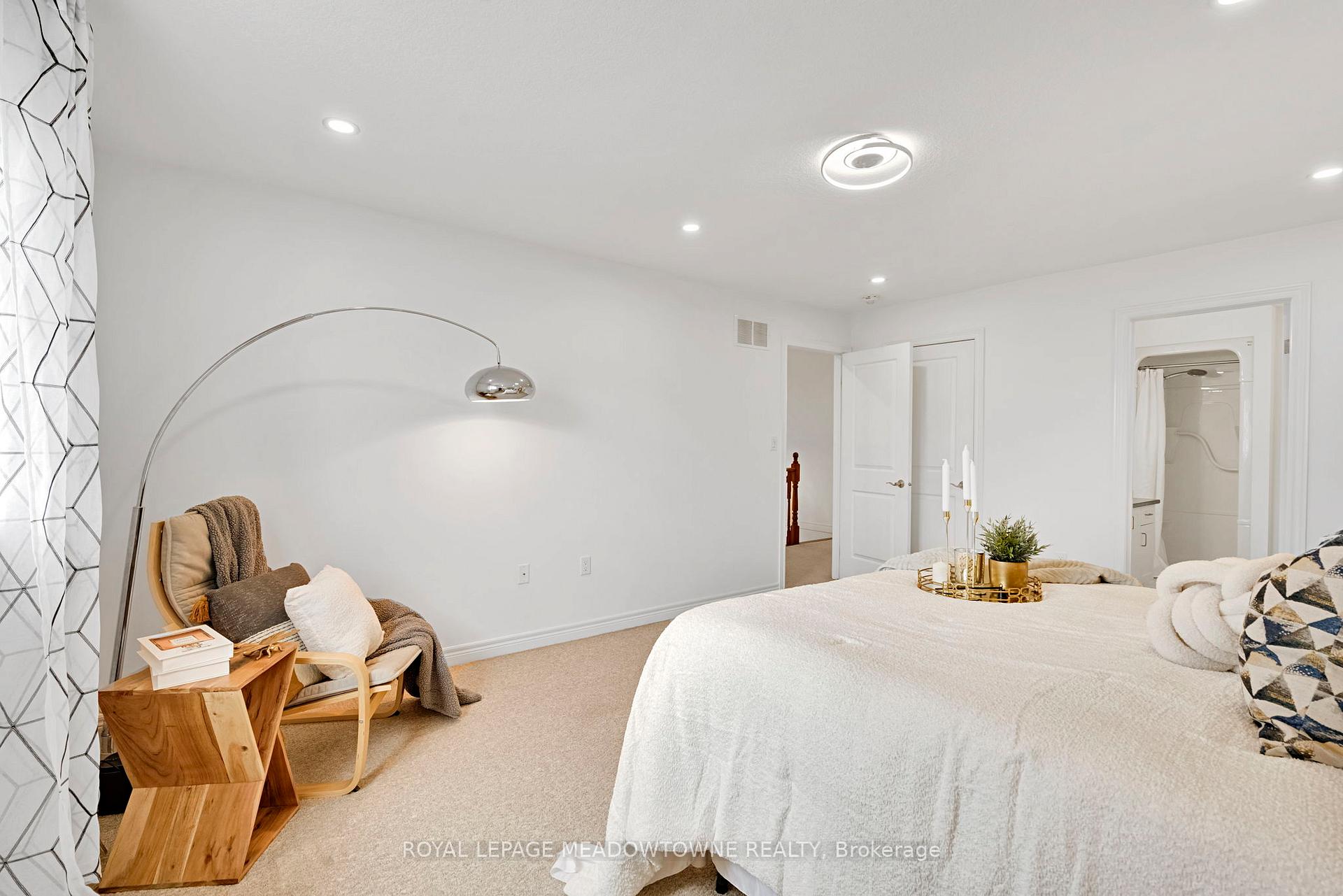 Photo 15 of 266 Dalgleish Trail, Hamilton, Hannon — HOMEH