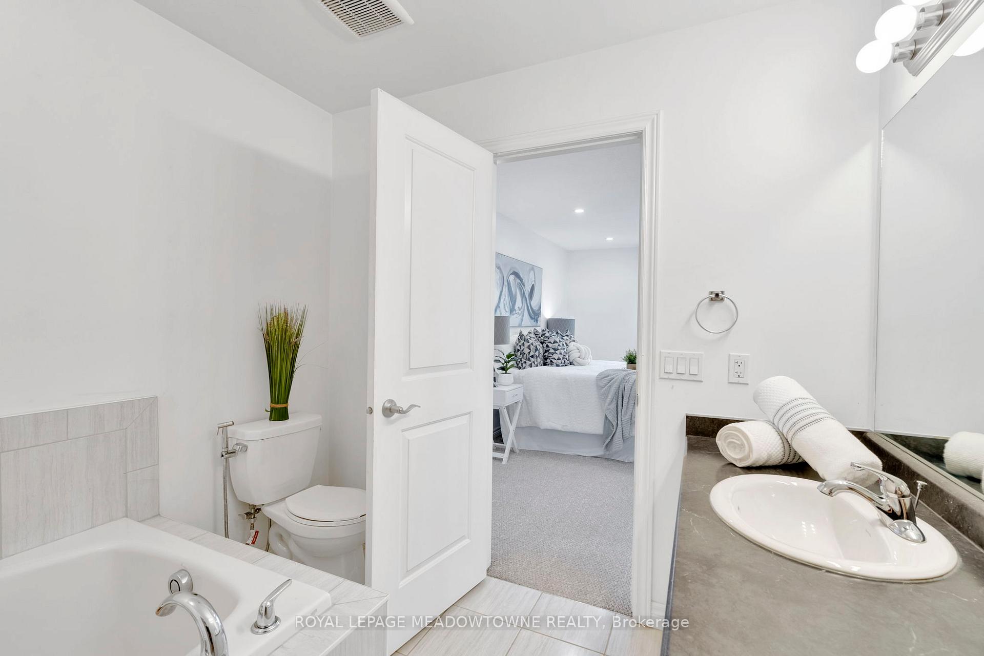 Photo 17 of 266 Dalgleish Trail, Hamilton, Hannon — HOMEH