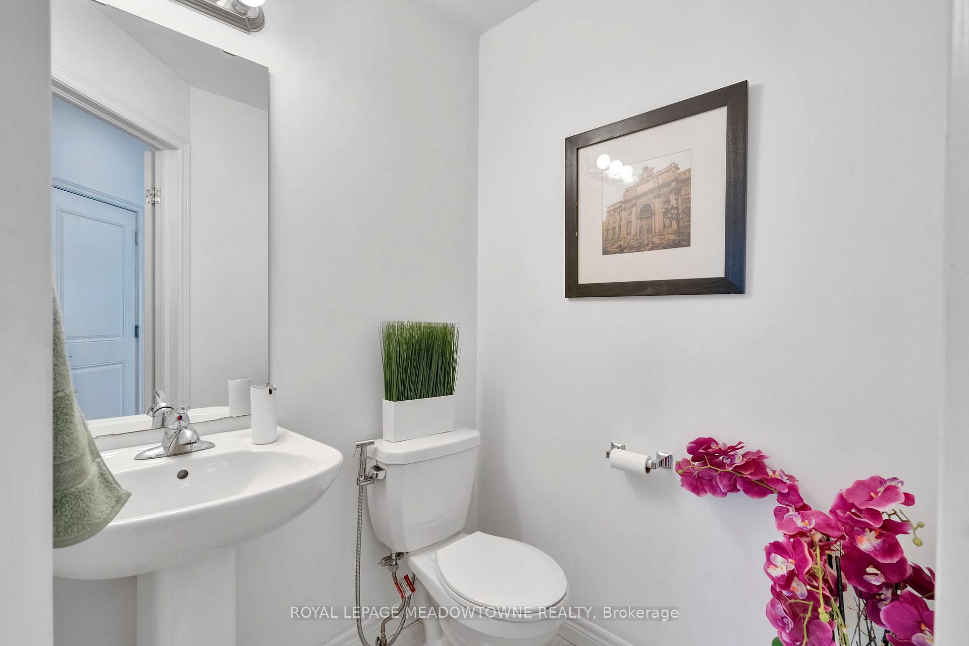 Photo 39 of 266 Dalgleish Trail, Hamilton, Hannon — HOMEH