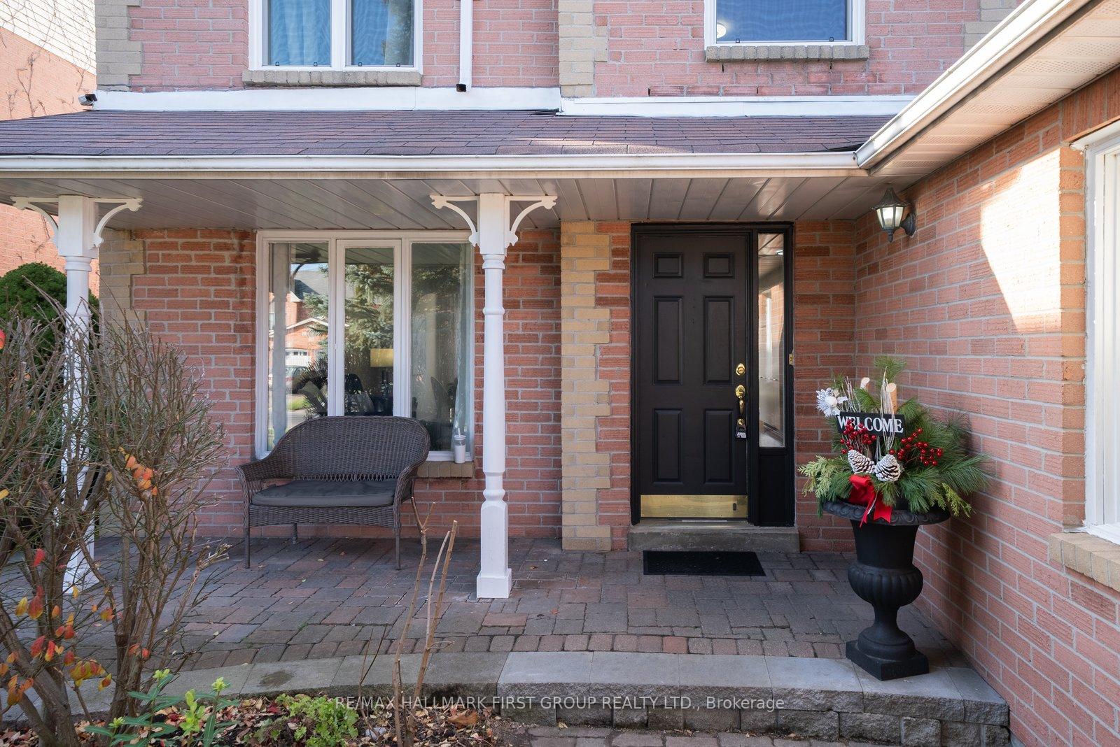 Photo 2 of 581 Whistler Drive, Oshawa, Northglen — HOMEH