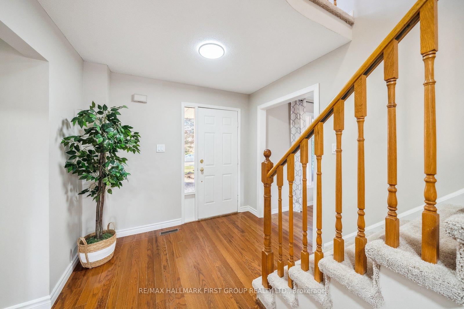 Photo 3 of 581 Whistler Drive, Oshawa, Northglen — HOMEH