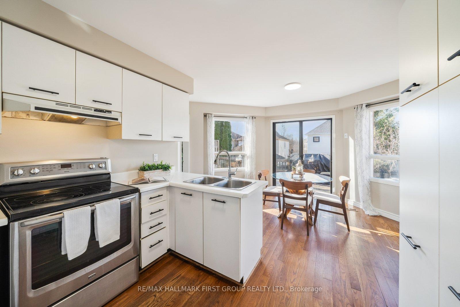 Photo 9 of 581 Whistler Drive, Oshawa, Northglen — HOMEH
