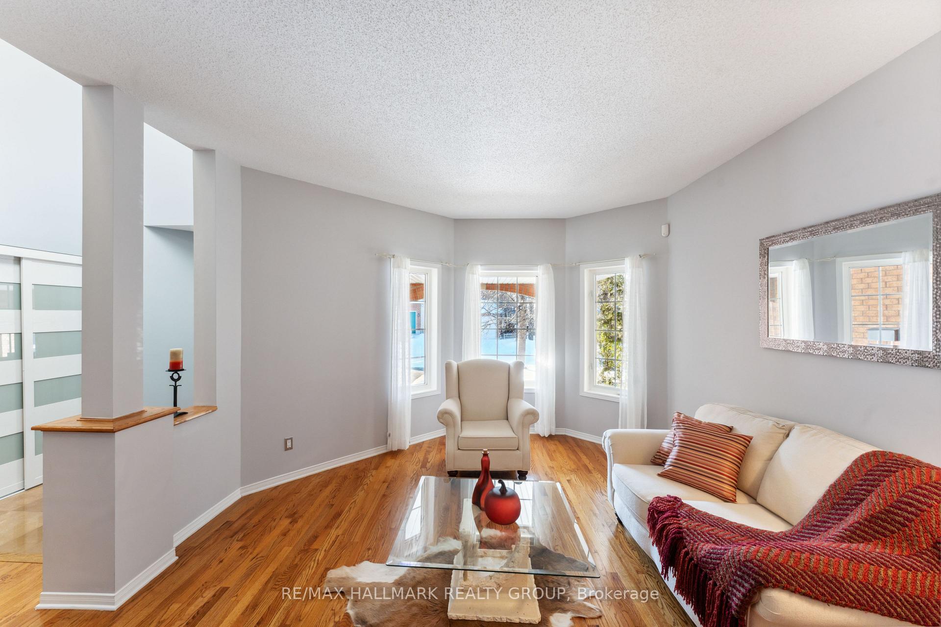 Photo 3 of 3 North Harrow Drive, Ottawa, Barrhaven - Longfields — HOMEH
