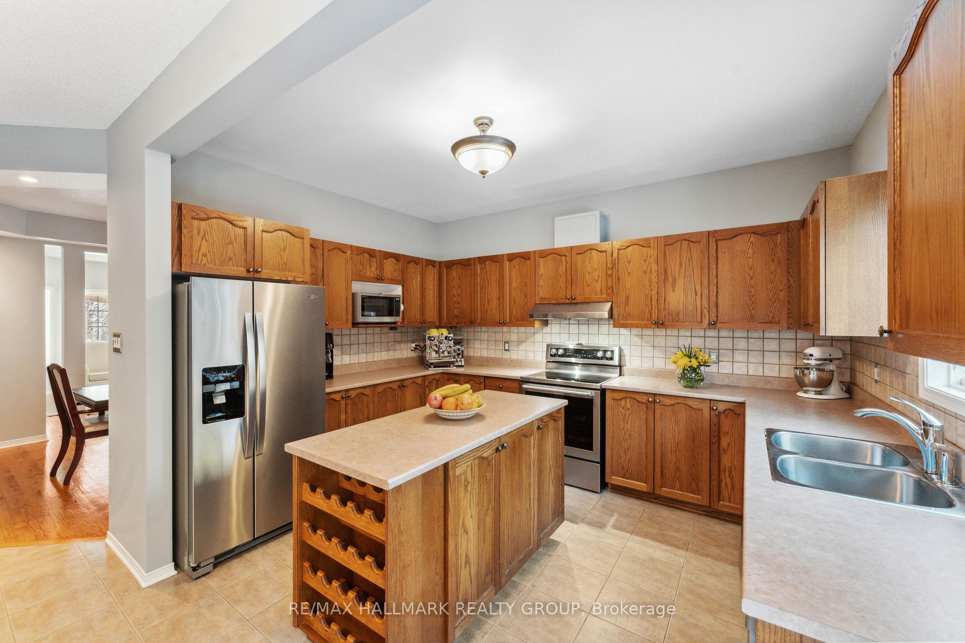 Photo 10 of 3 North Harrow Drive, Ottawa, Barrhaven - Longfields — HOMEH