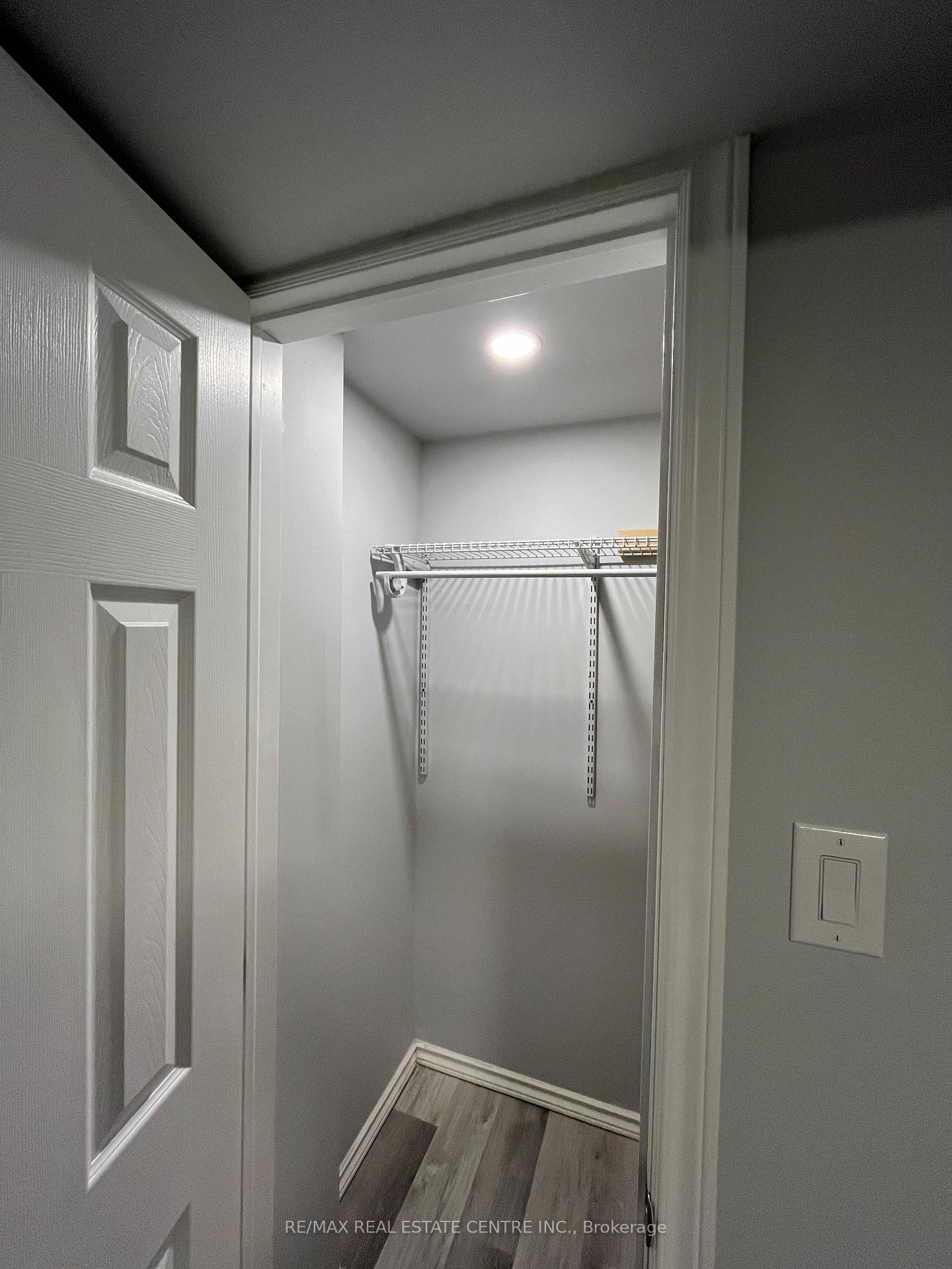 Photo 4 of 20 Hulley Crescent, Ajax, South East — HOMEH
