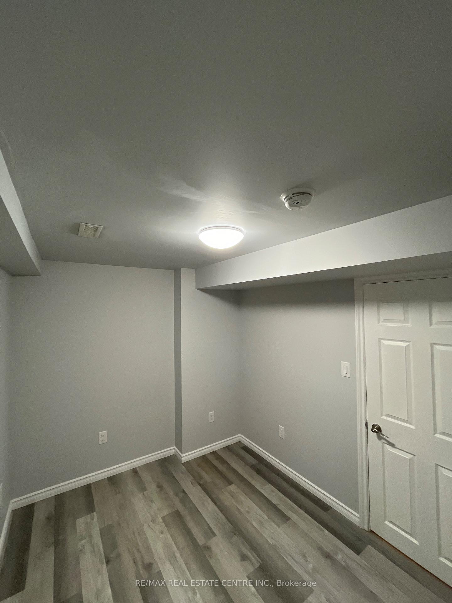 Photo 12 of 20 Hulley Crescent, Ajax, South East — HOMEH