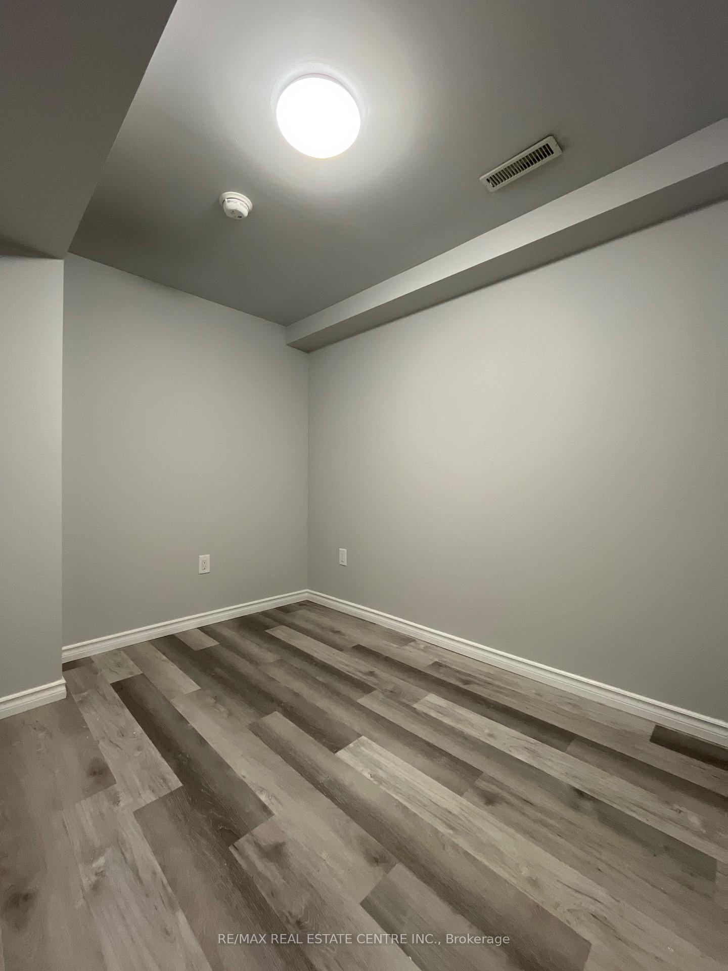 Photo 9 of 20 Hulley Crescent, Ajax, South East — HOMEH