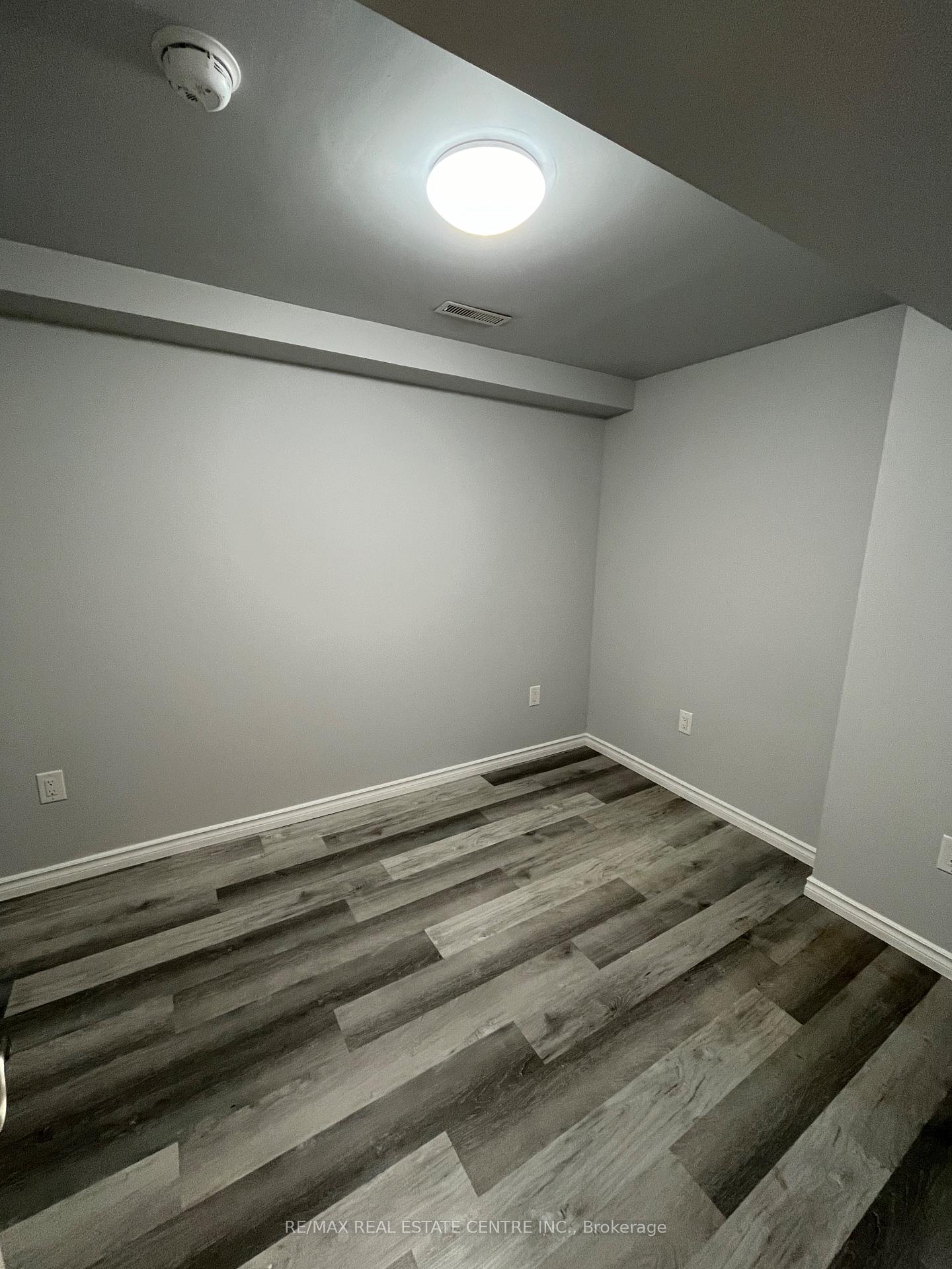 Photo 10 of 20 Hulley Crescent, Ajax, South East — HOMEH