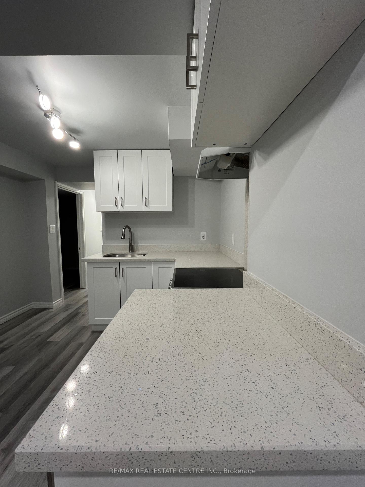 Photo 17 of 20 Hulley Crescent, Ajax, South East — HOMEH