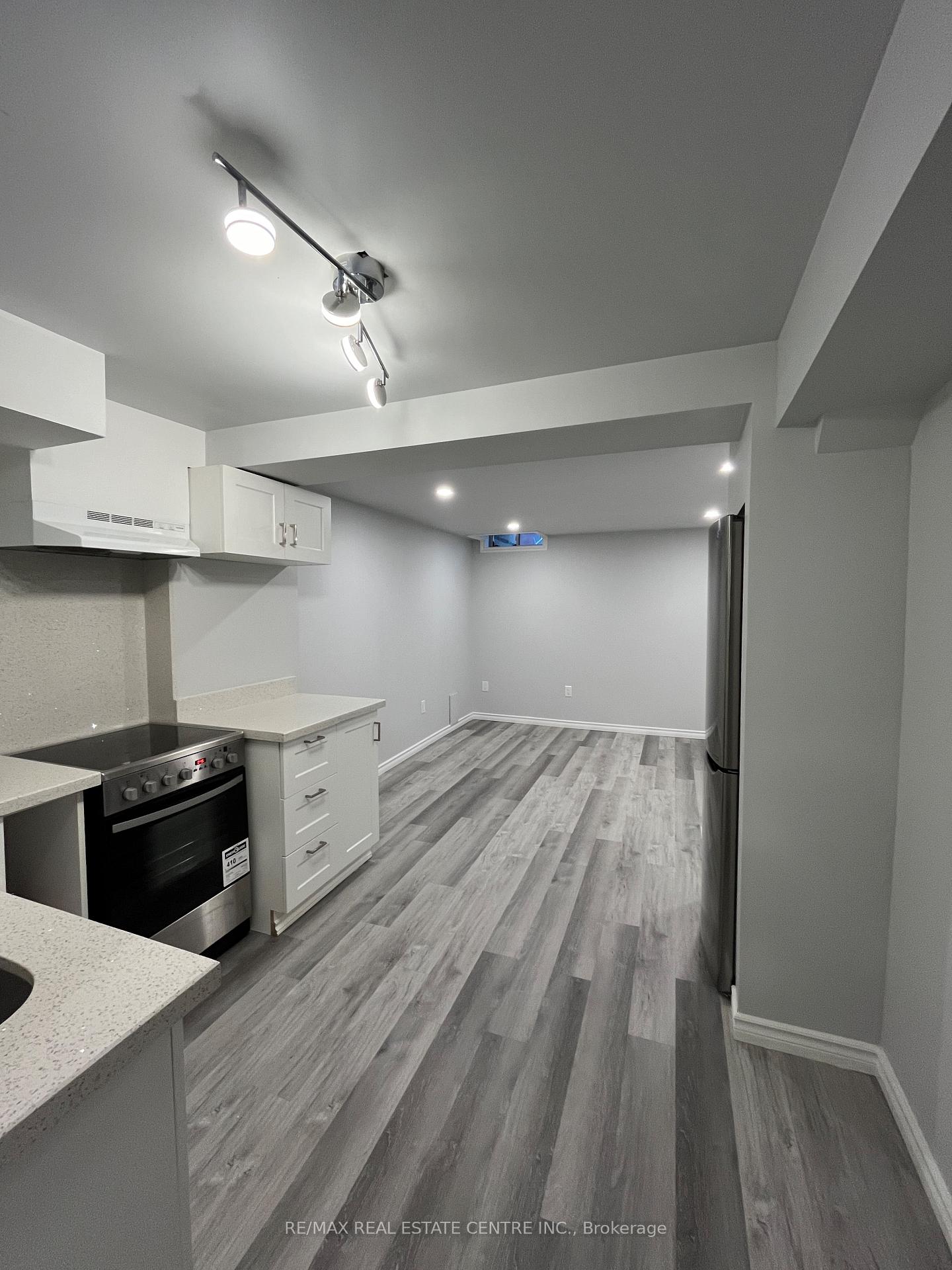 Photo 18 of 20 Hulley Crescent, Ajax, South East — HOMEH