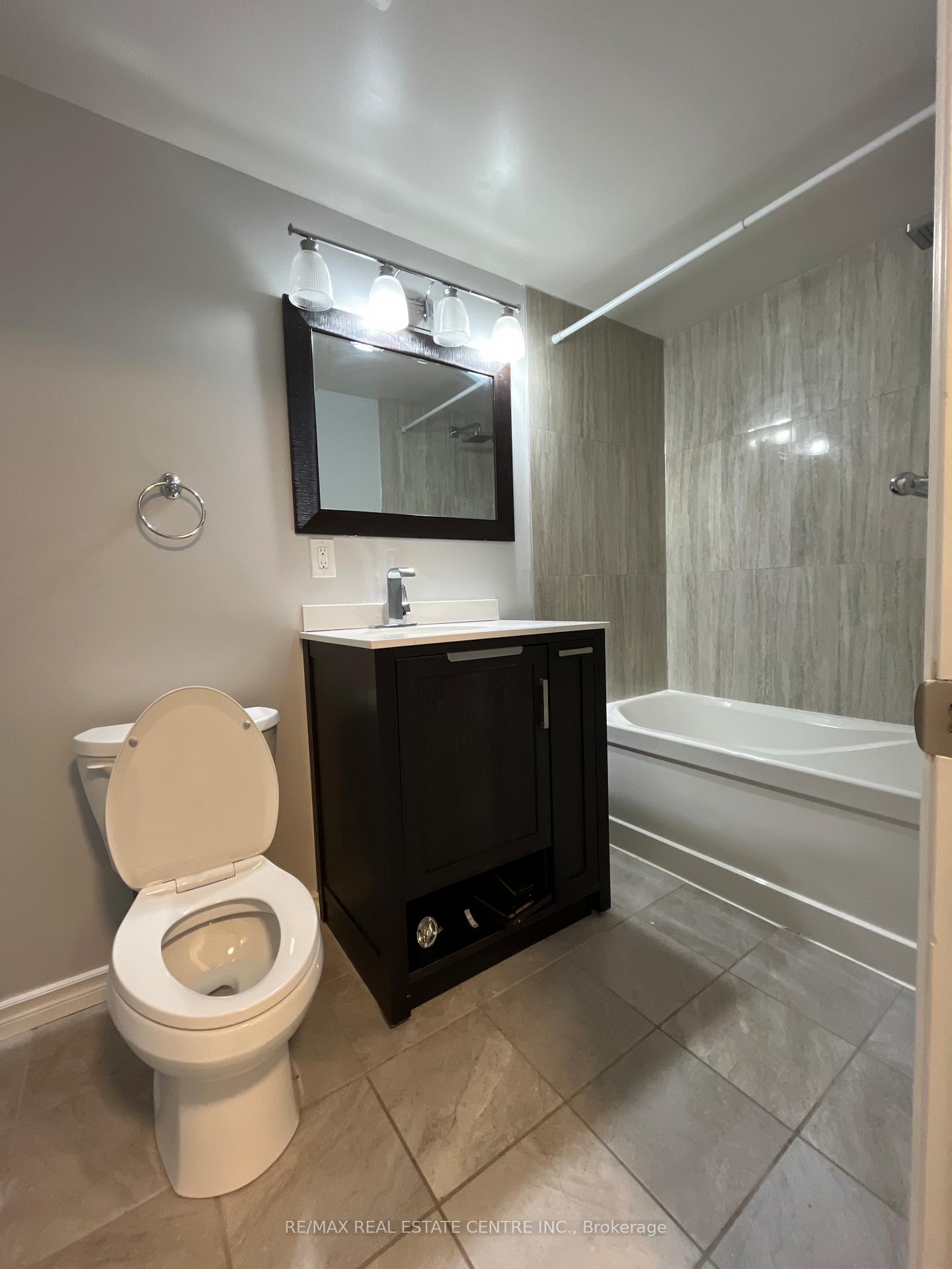 Photo 31 of 20 Hulley Crescent, Ajax, South East — HOMEH