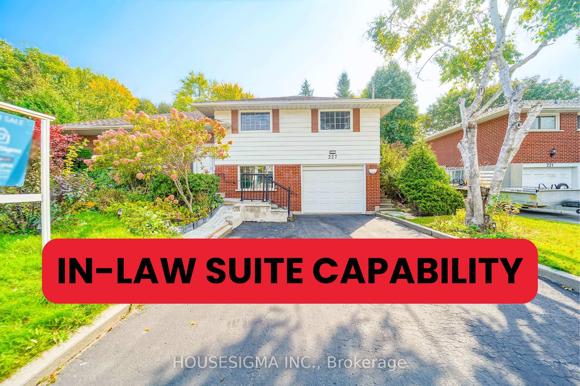 Front of 227 Rossland Road E