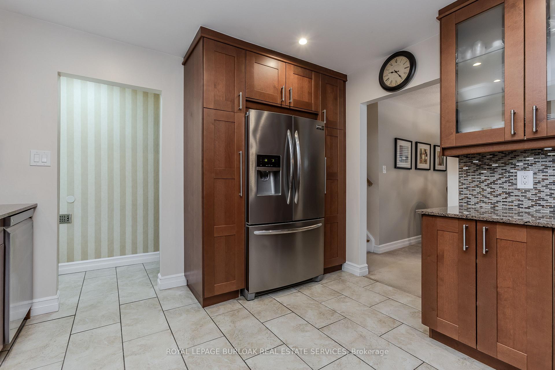 Photo 6 of 1358 Sycamore Drive, Burlington, Palmer — HOMEH