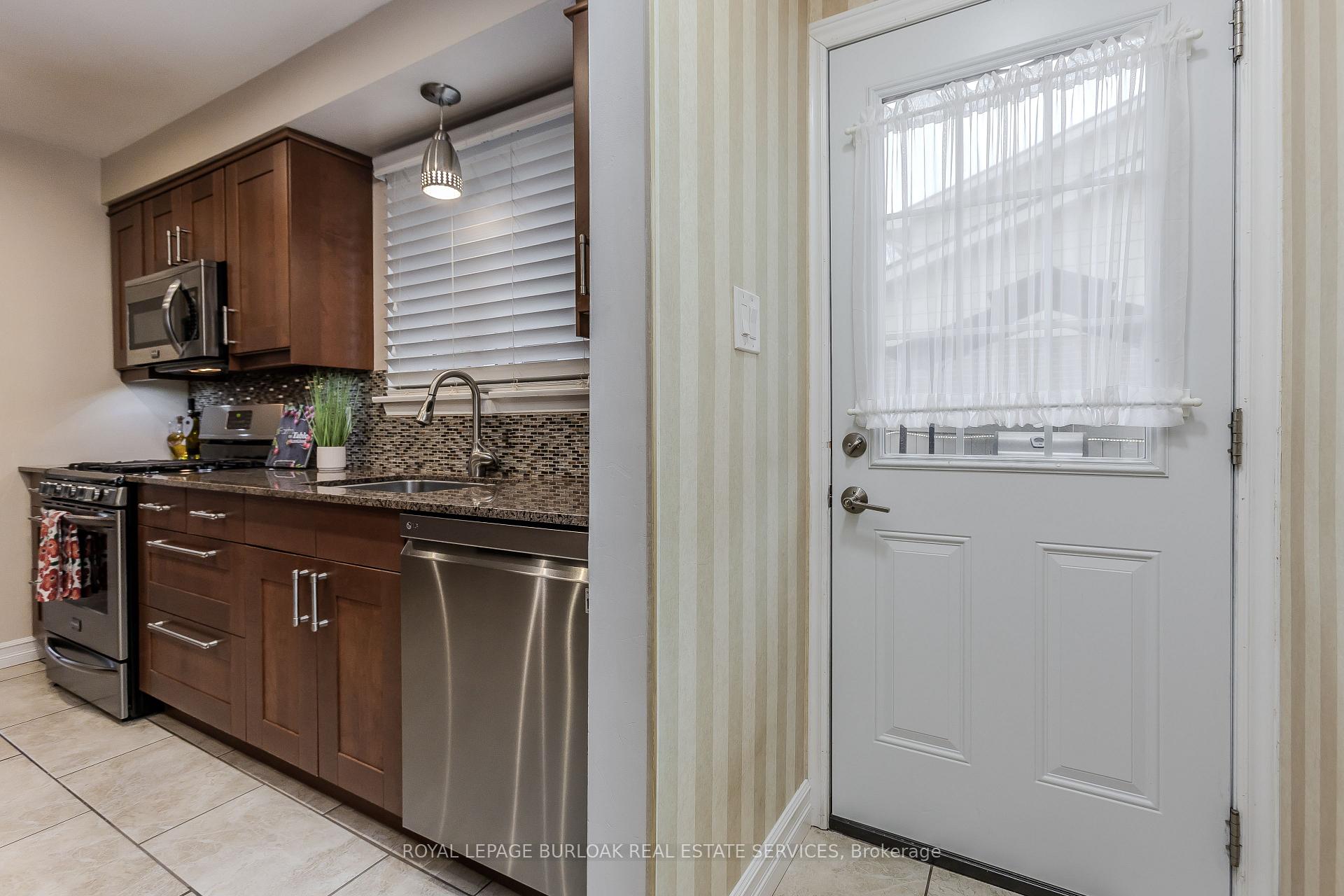 Photo 7 of 1358 Sycamore Drive, Burlington, Palmer — HOMEH