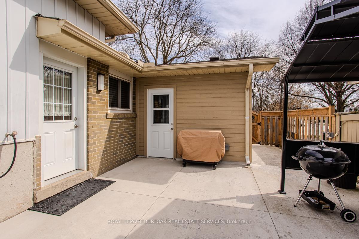 Photo 8 of 1358 Sycamore Drive, Burlington, Palmer — HOMEH