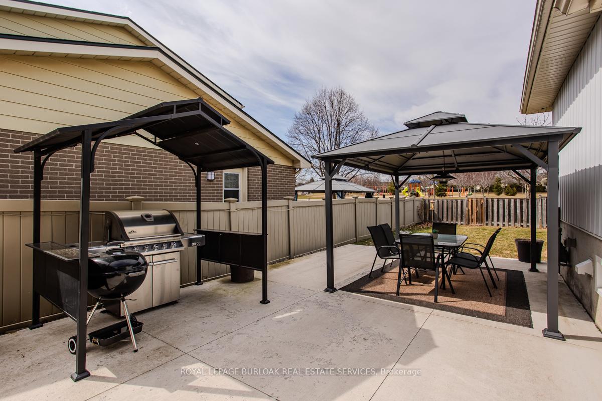Photo 9 of 1358 Sycamore Drive, Burlington, Palmer — HOMEH