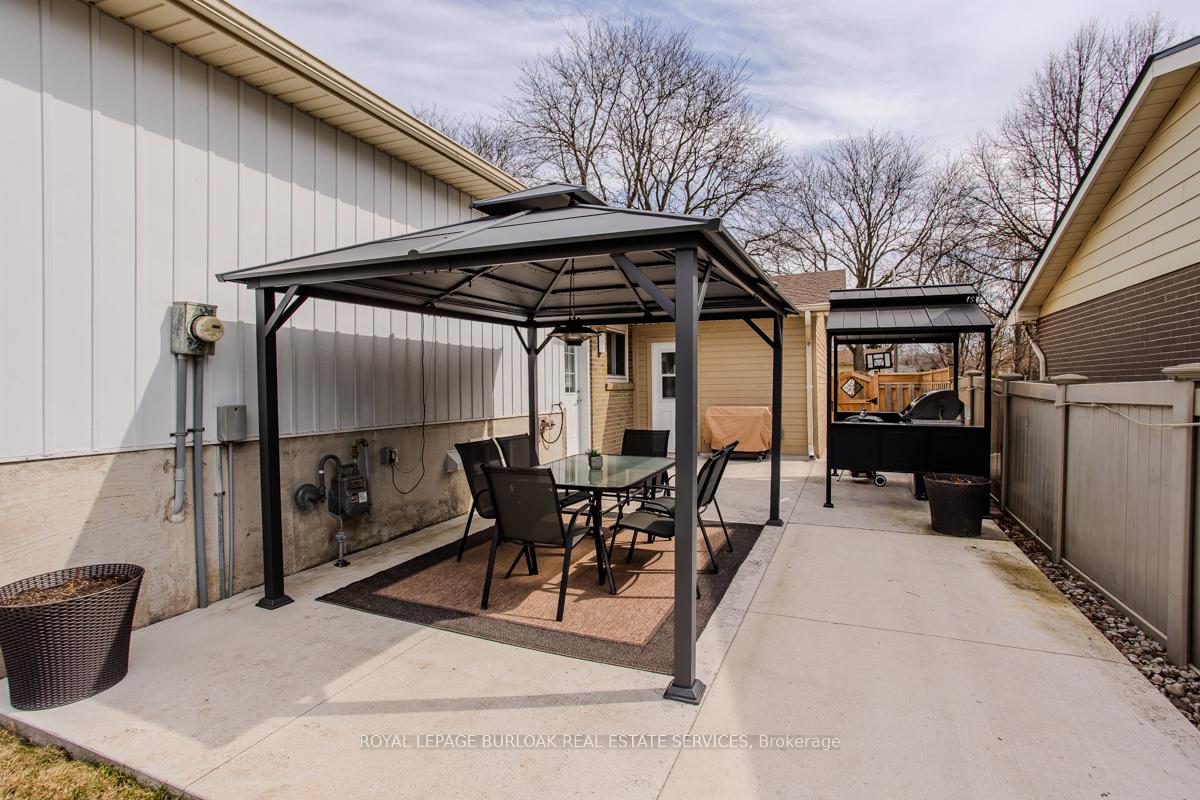 Photo 10 of 1358 Sycamore Drive, Burlington, Palmer — HOMEH