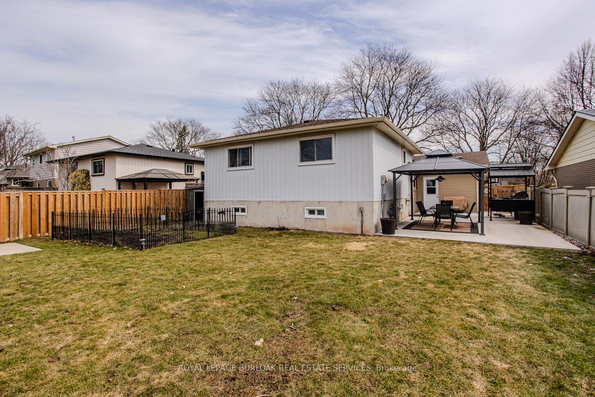 Photo 11 of 1358 Sycamore Drive, Burlington, Palmer — HOMEH