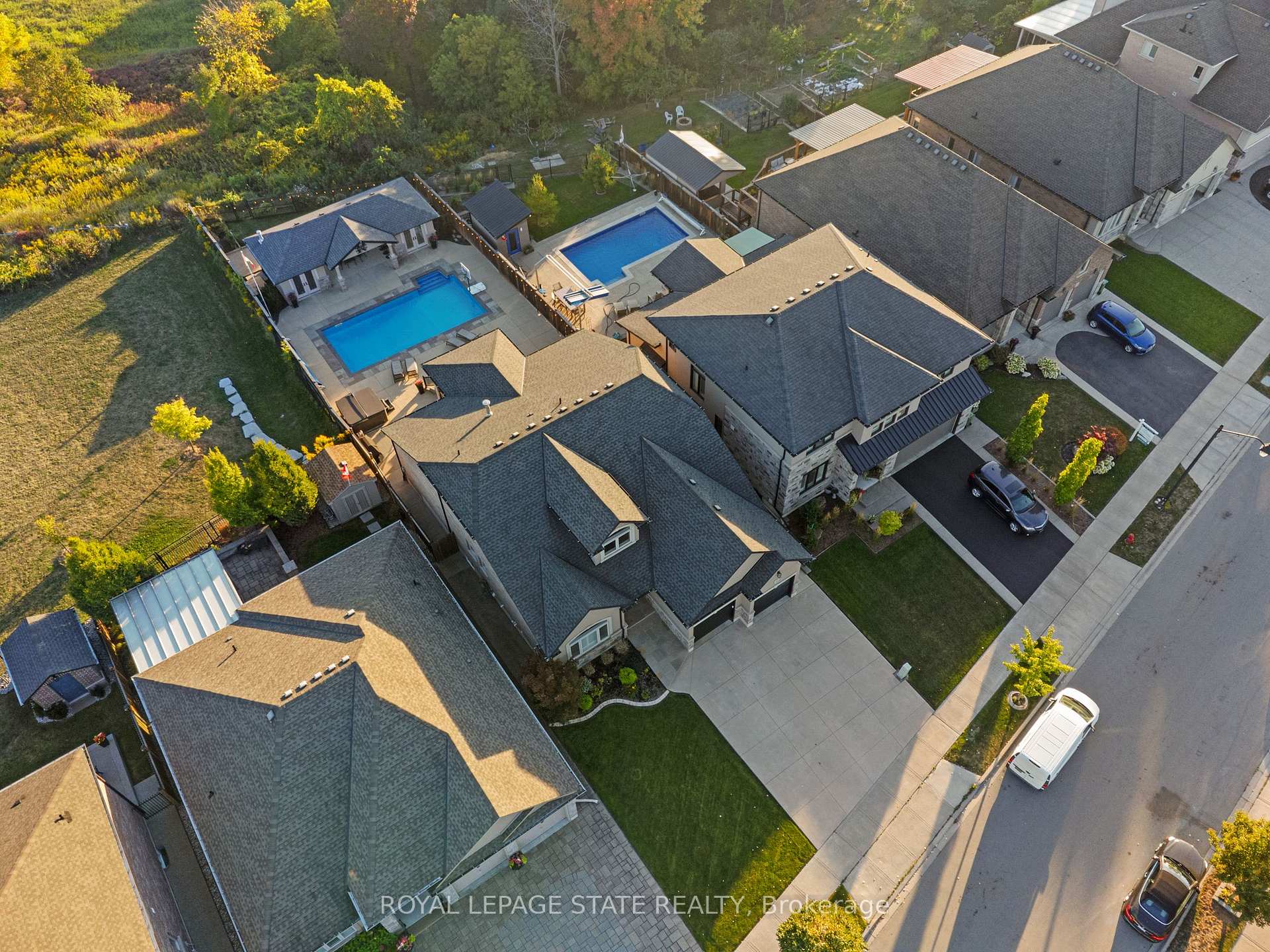 Photo 35 of 188 Mother's Street, Hamilton, Rural Glanbrook — HOMEH