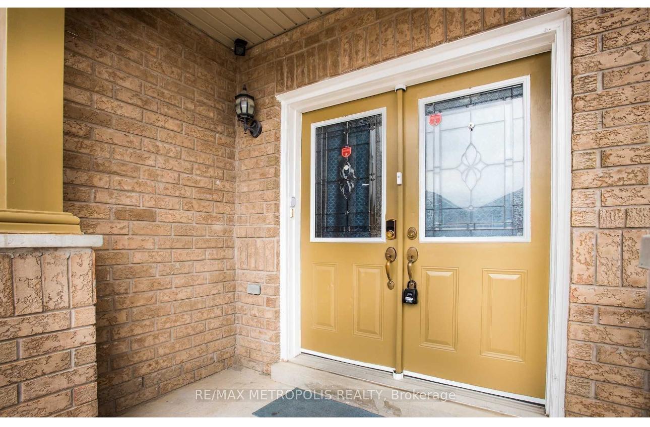 Photo 2 of Unit Upper, 13 Savita Road, Brampton, Fletcher's Meadow — HOMEH