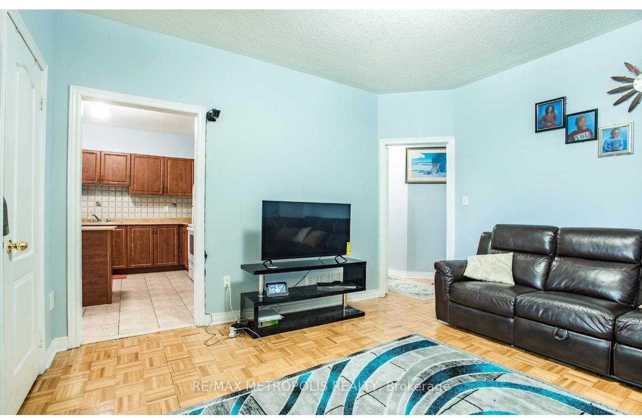 Photo 9 of Unit Upper, 13 Savita Road, Brampton, Fletcher's Meadow — HOMEH