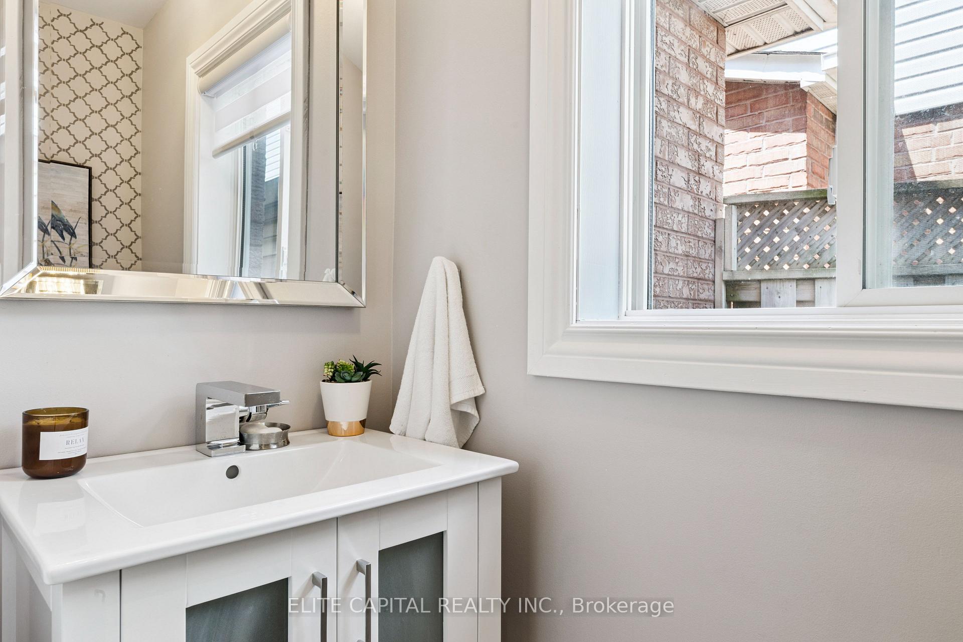 Photo 20 of 21 Wiseman Drive, Ajax, South East — HOMEH