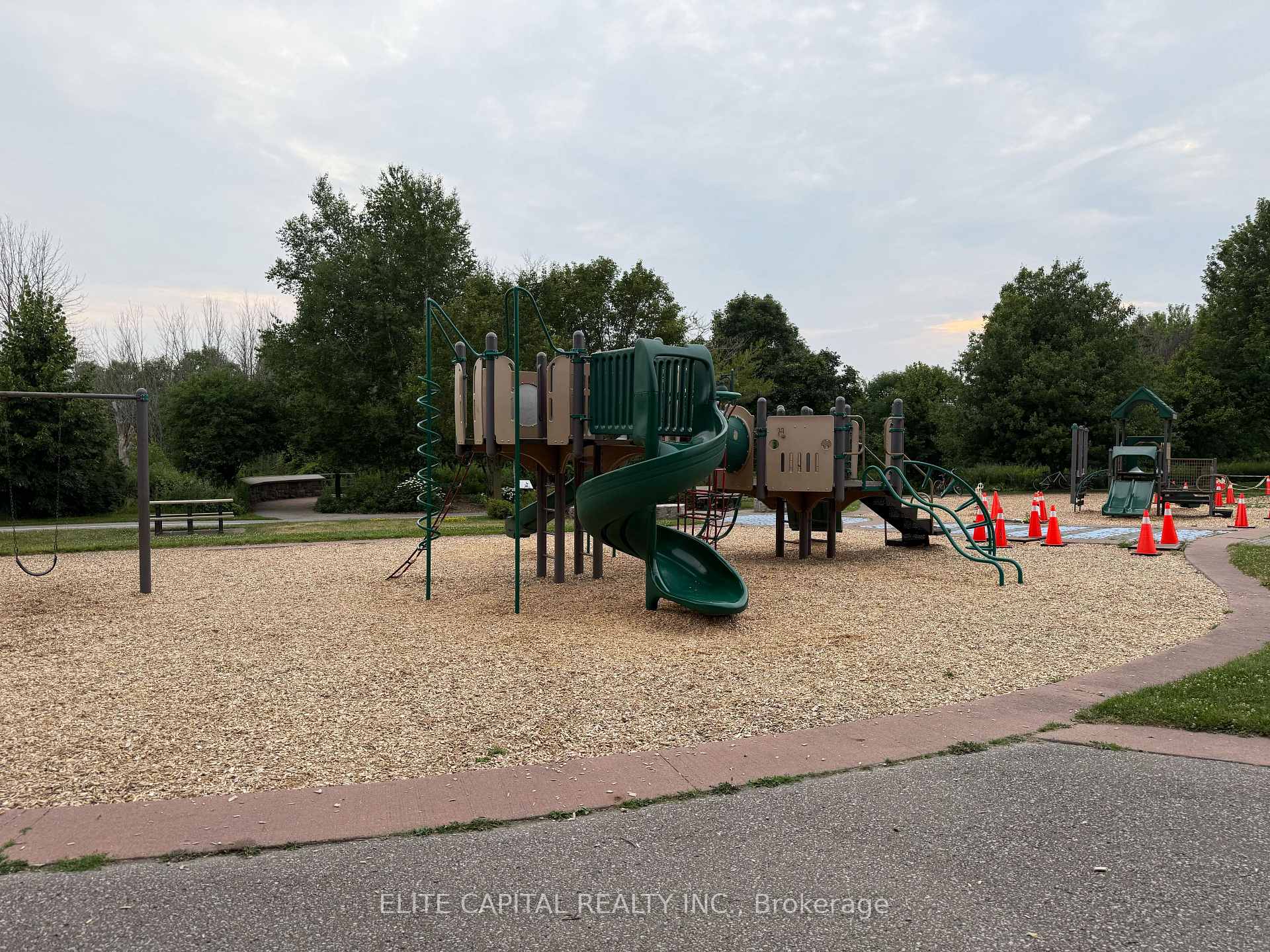 Photo 44 of 21 Wiseman Drive, Ajax, South East — HOMEH