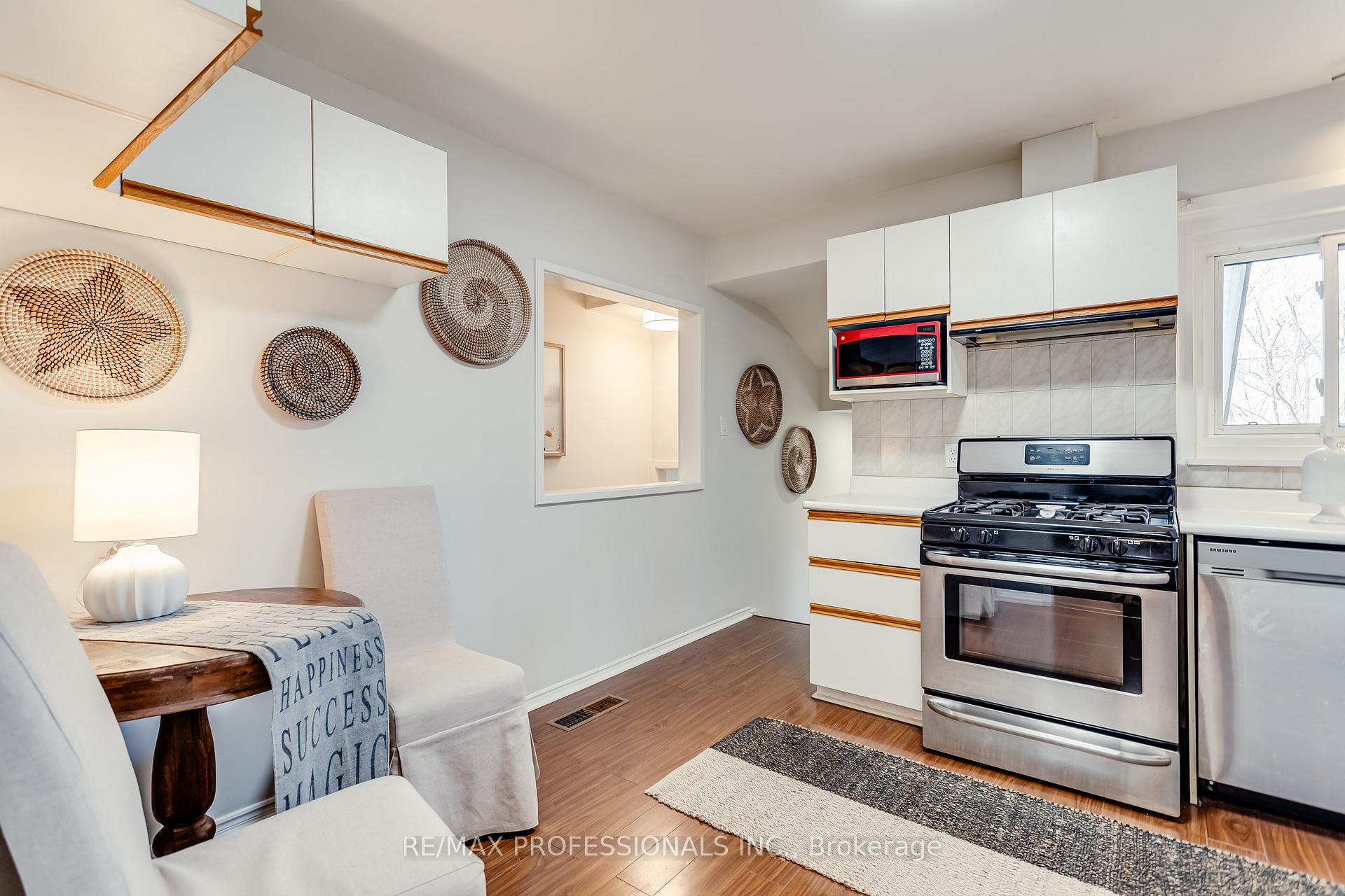 Photo 16 of 84 Foxbar Road N, Burlington, Appleby — HOMEH