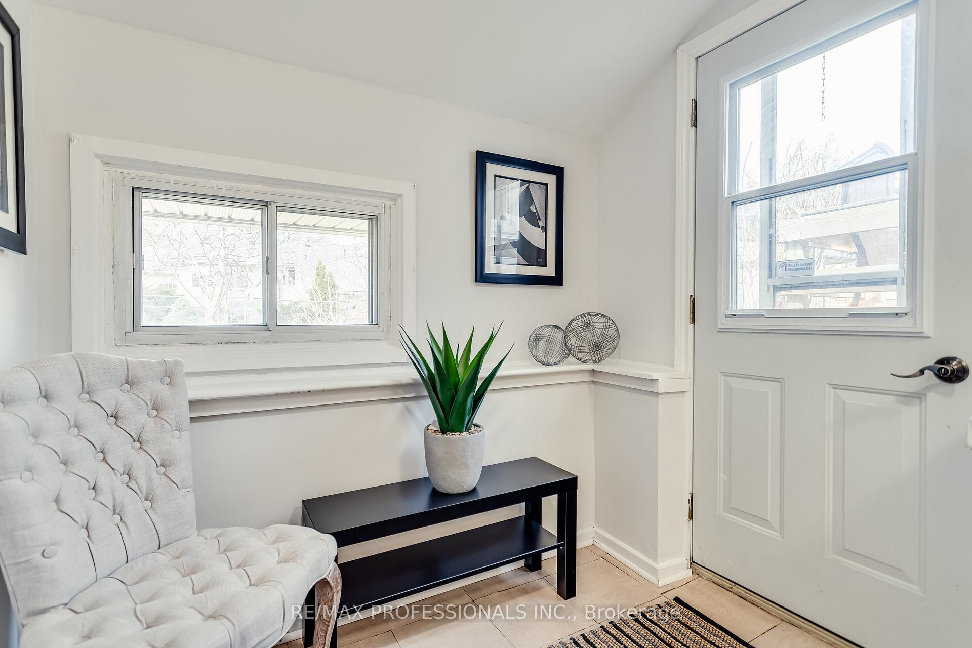 Photo 28 of 84 Foxbar Road N, Burlington, Appleby — HOMEH