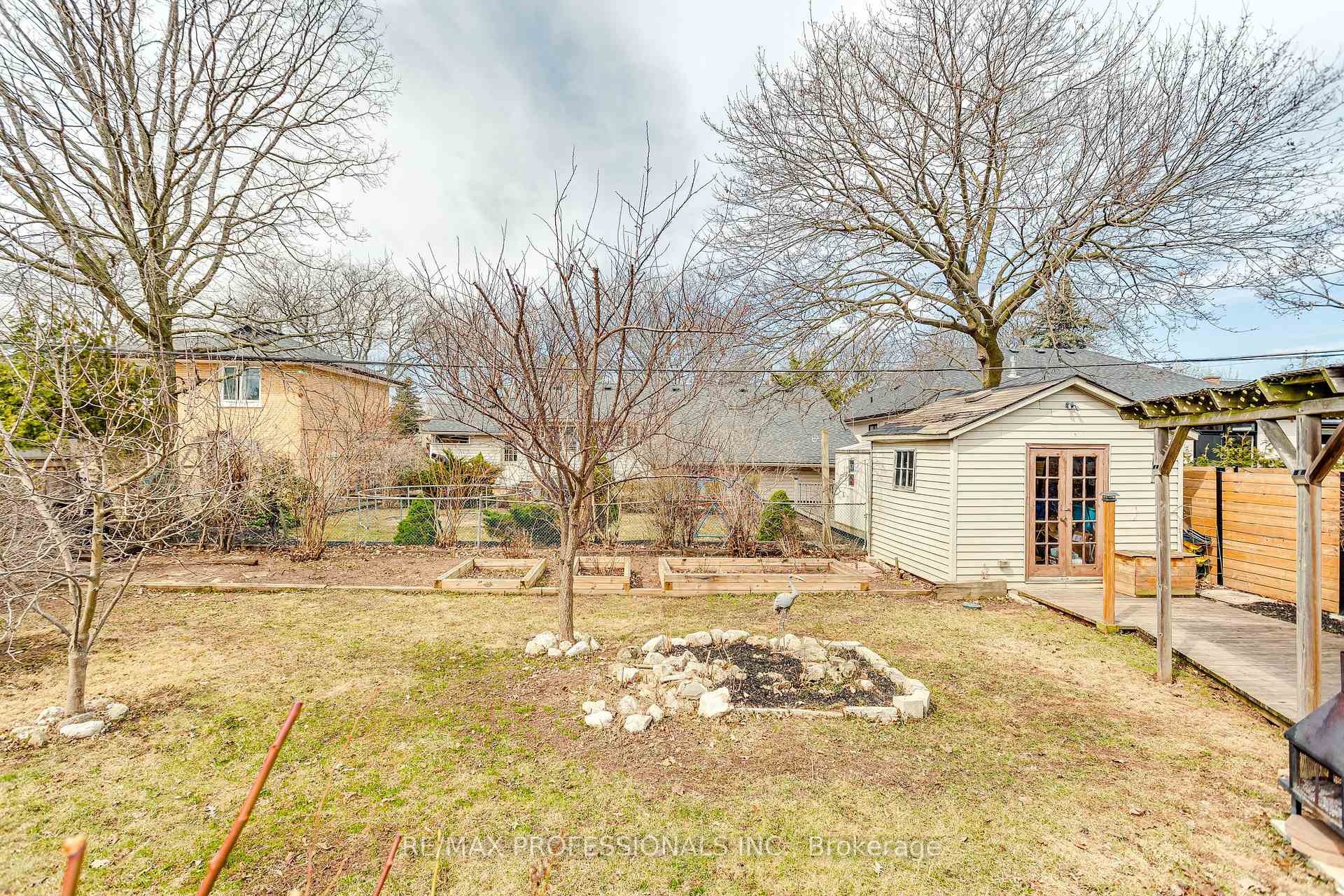 Photo 38 of 84 Foxbar Road N, Burlington, Appleby — HOMEH