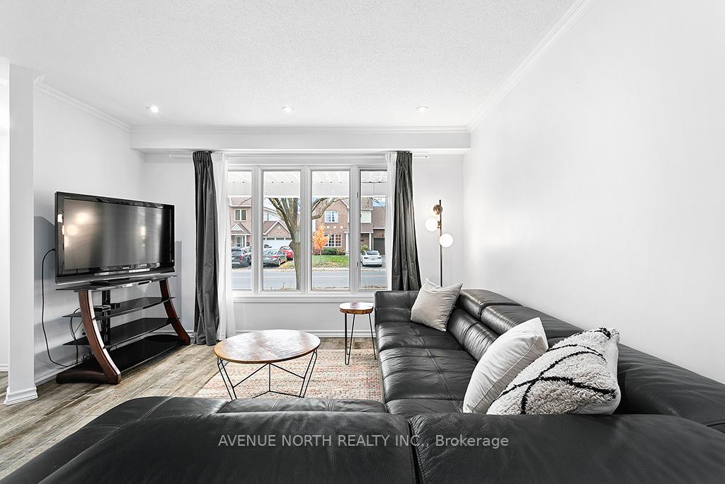 Photo 4 of 393 Stoneway Drive, Ottawa, Barrhaven East — HOMEH