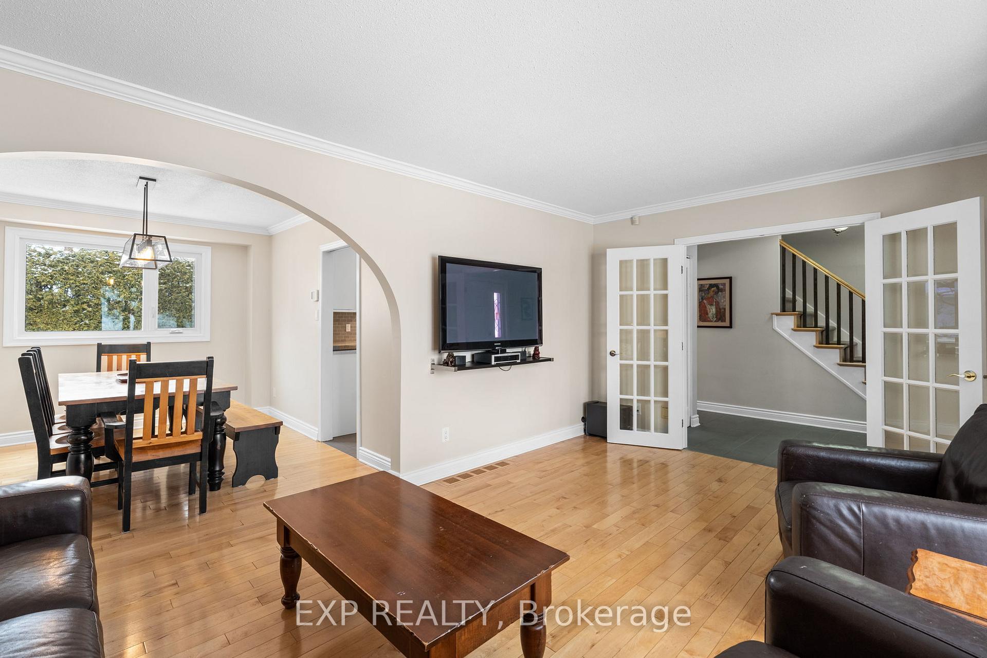 Photo 6 of 111 Larkin Drive, Ottawa, Barrhaven - Pheasant Run — HOMEH