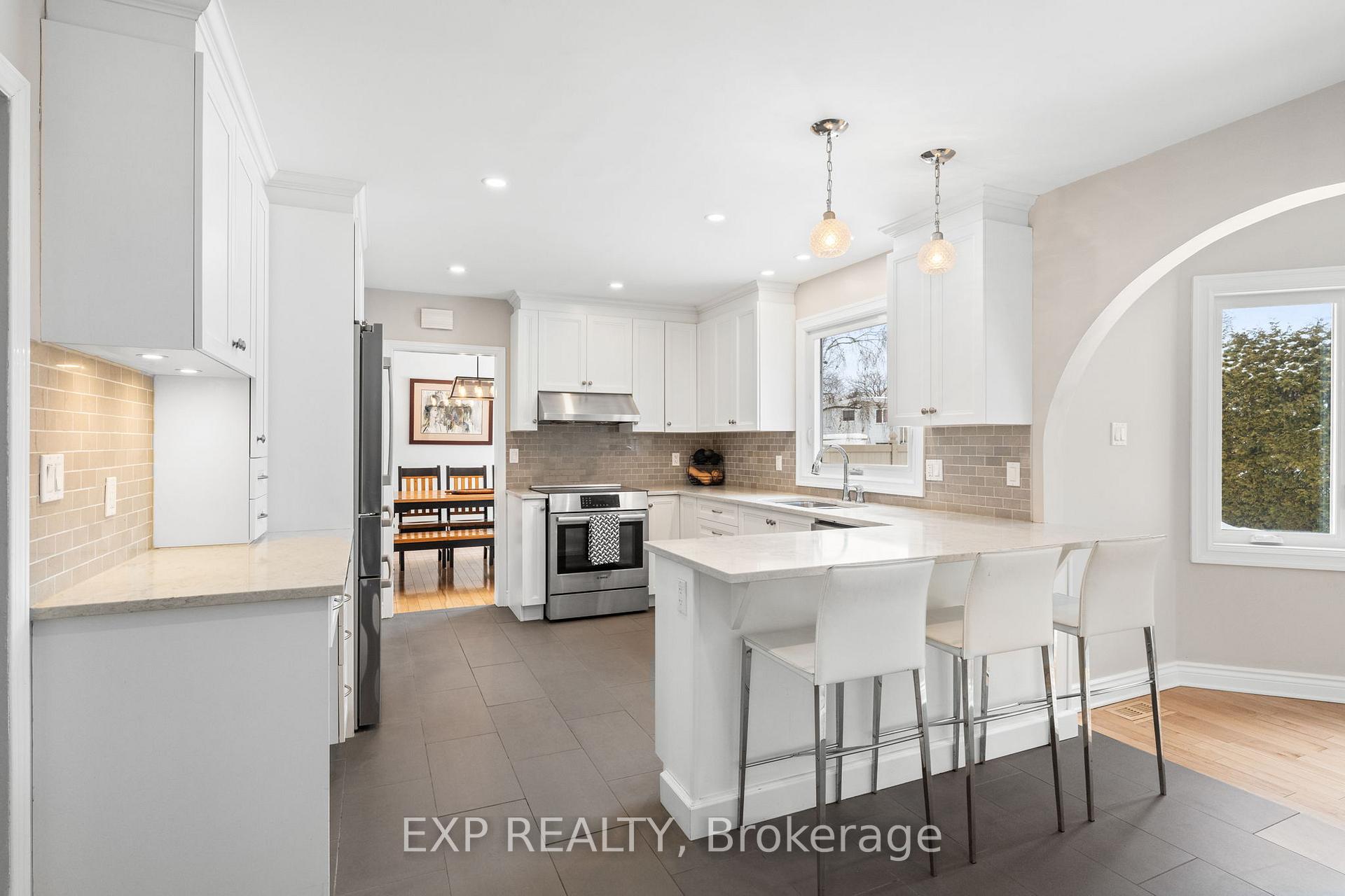 Photo 9 of 111 Larkin Drive, Ottawa, Barrhaven - Pheasant Run — HOMEH