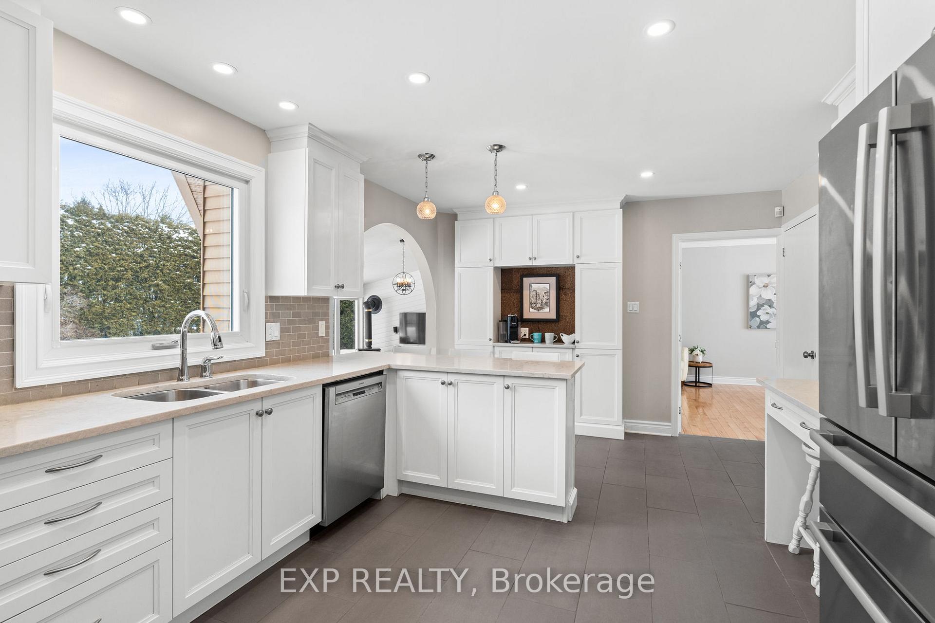 Photo 10 of 111 Larkin Drive, Ottawa, Barrhaven - Pheasant Run — HOMEH