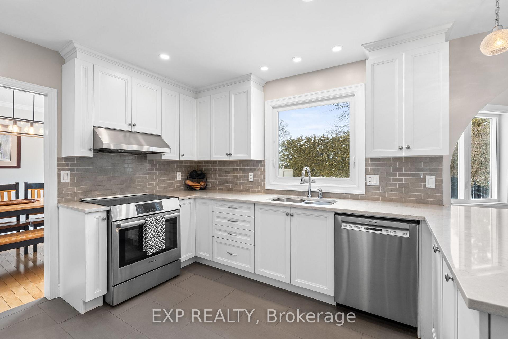 Photo 11 of 111 Larkin Drive, Ottawa, Barrhaven - Pheasant Run — HOMEH