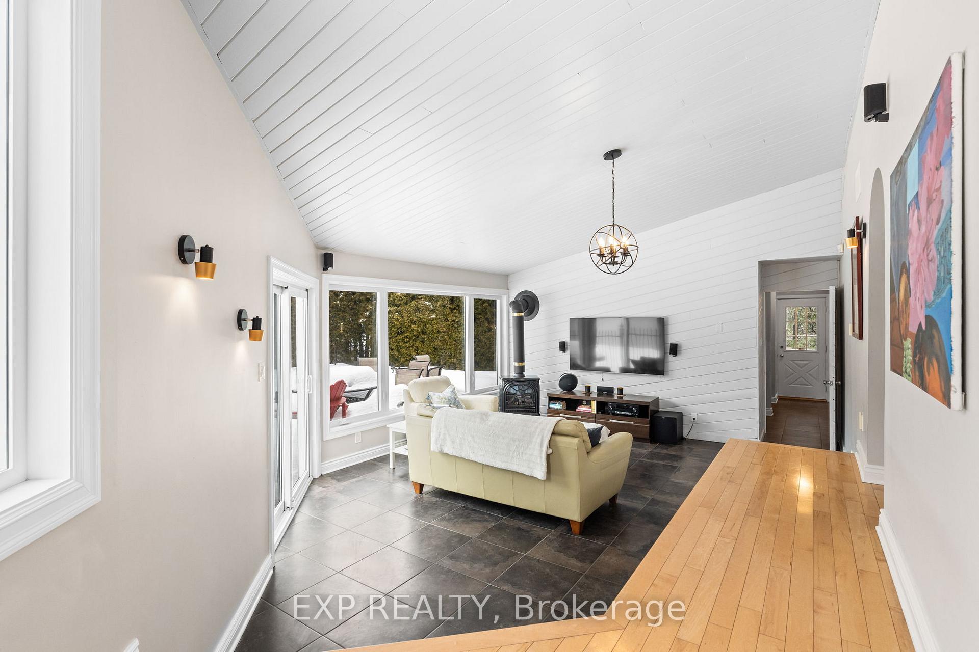 Photo 14 of 111 Larkin Drive, Ottawa, Barrhaven - Pheasant Run — HOMEH