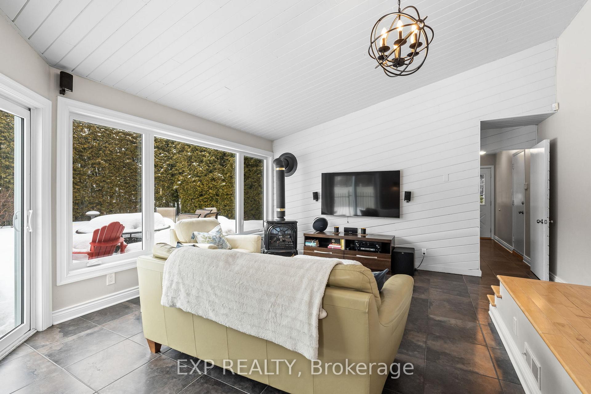 Photo 15 of 111 Larkin Drive, Ottawa, Barrhaven - Pheasant Run — HOMEH