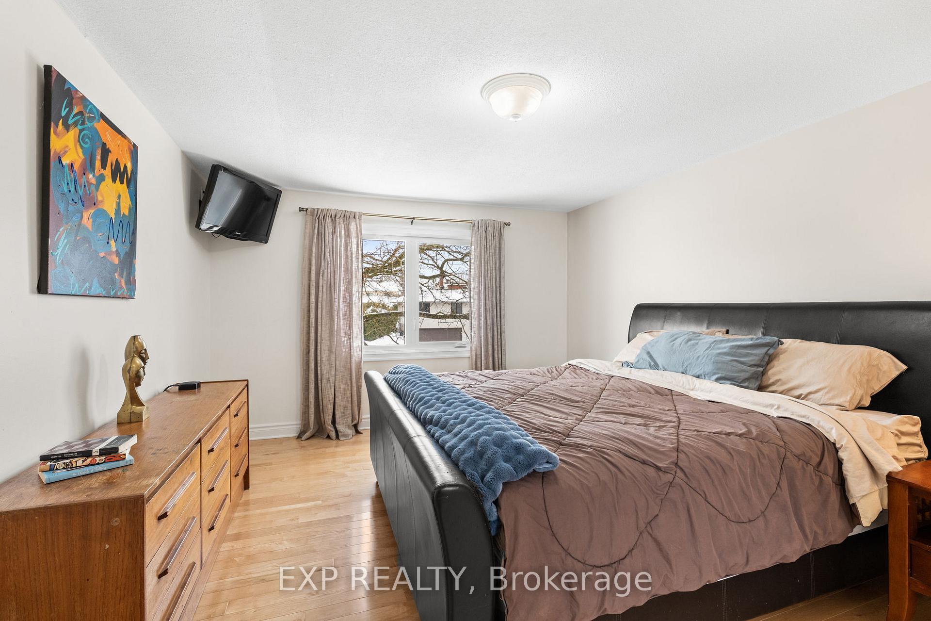 Photo 24 of 111 Larkin Drive, Ottawa, Barrhaven - Pheasant Run — HOMEH