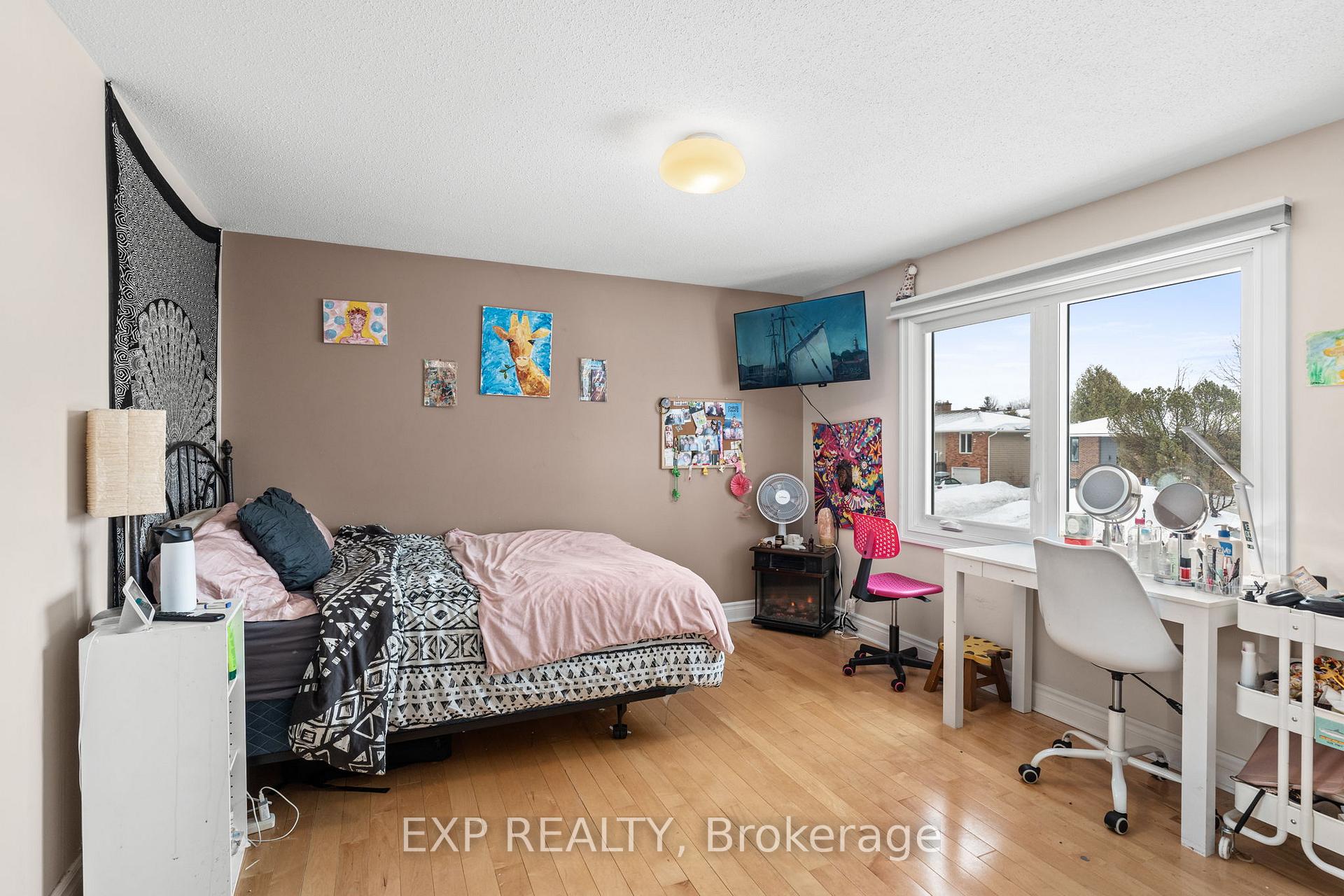 Photo 32 of 111 Larkin Drive, Ottawa, Barrhaven - Pheasant Run — HOMEH