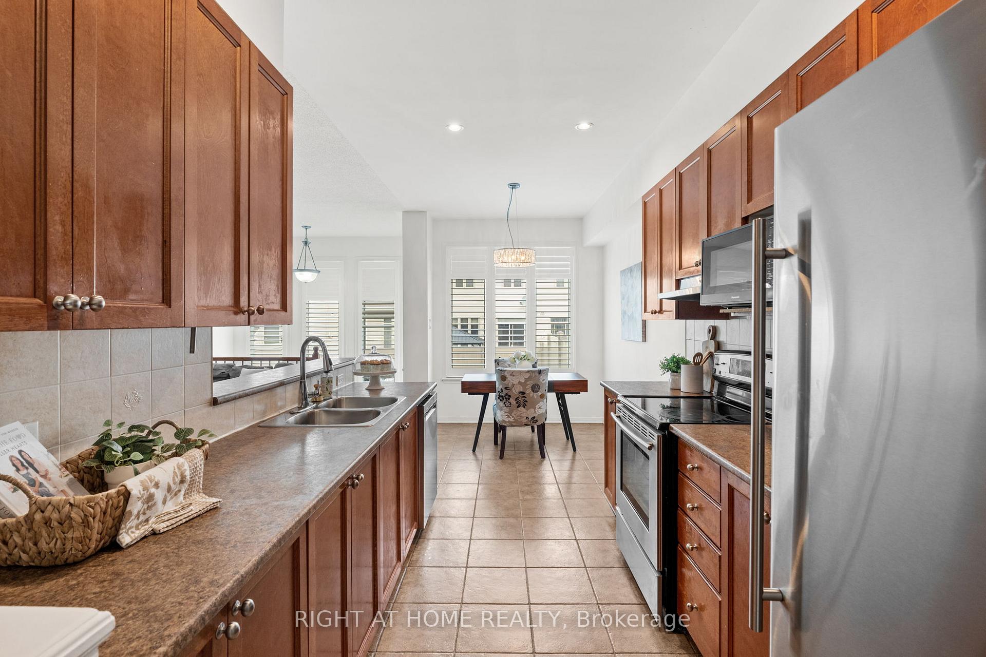 Photo 12 of 206 Calaveras Avenue, Ottawa, Barrhaven - Longfields — HOMEH