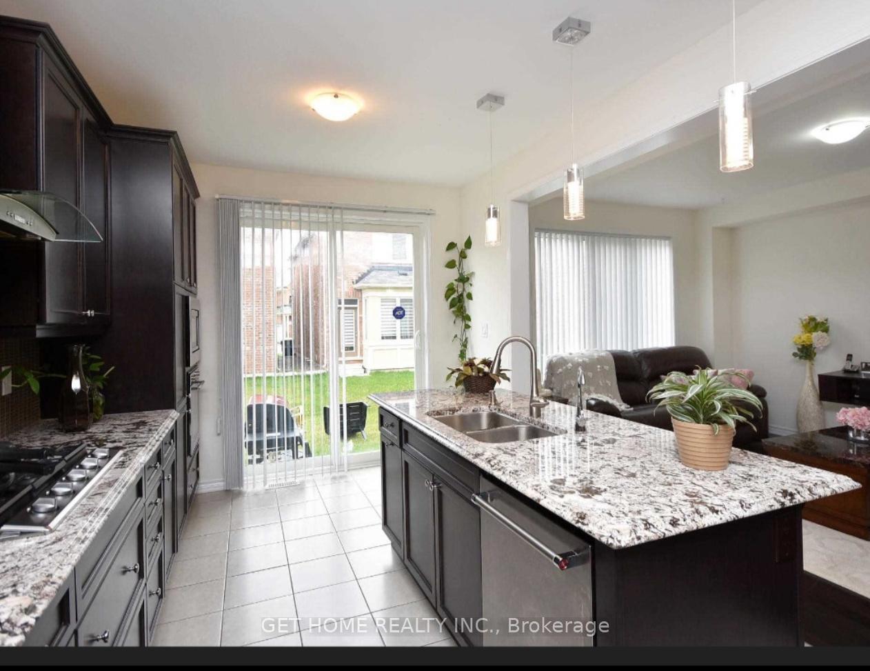 Photo 3 of 25 Troyer Street, Brampton, Northwest Brampton — HOMEH
